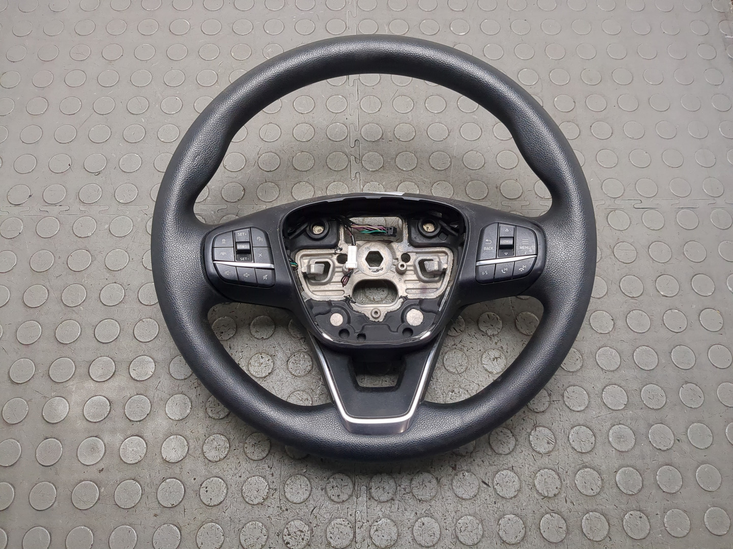 Рулевое колесо (руль)