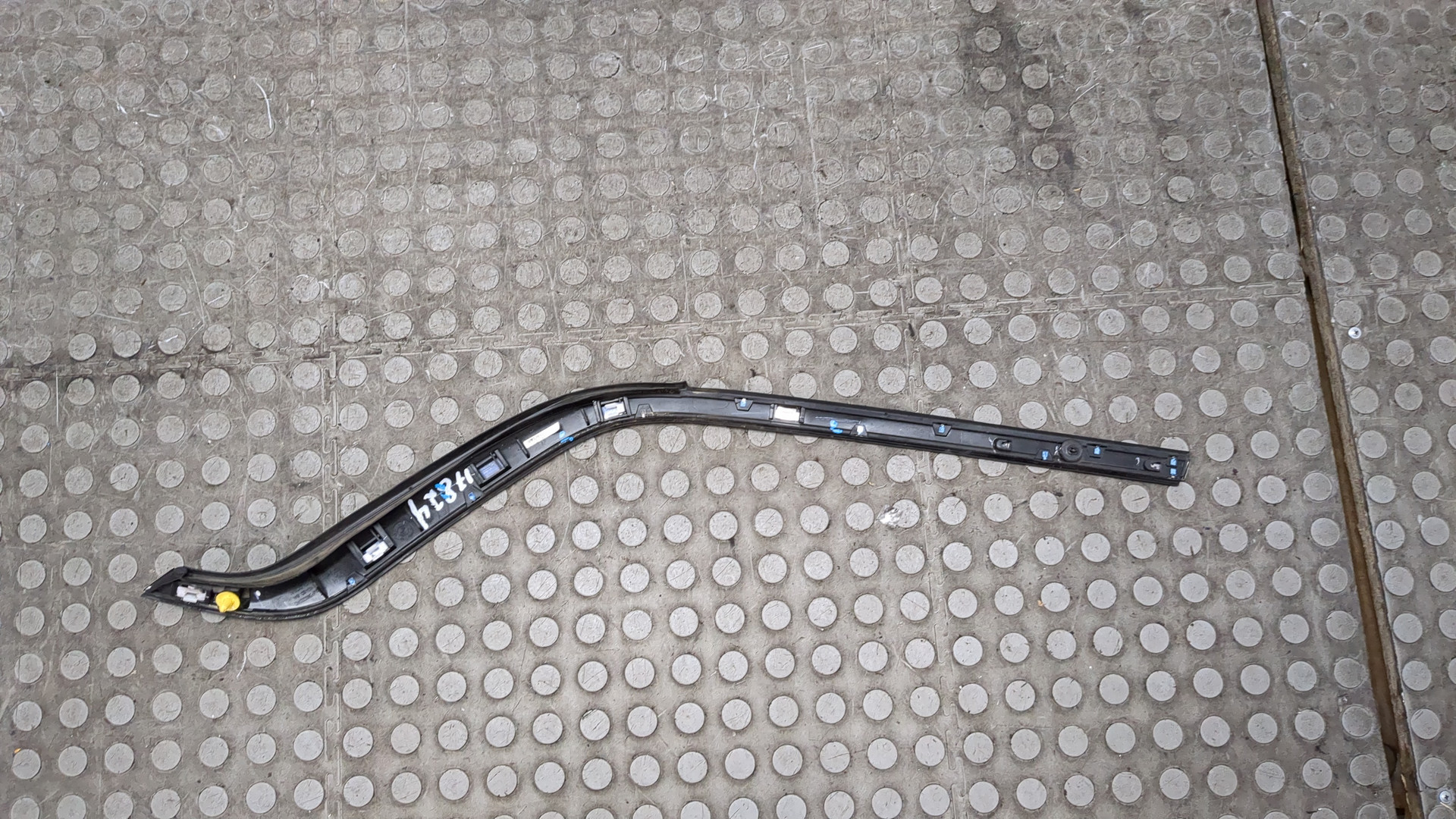 Накладка заднего крыла левого