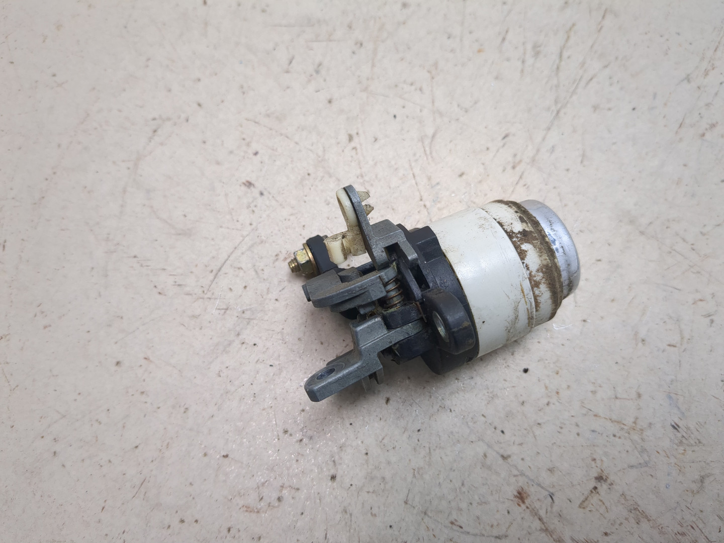 Кнопка открывания багажника