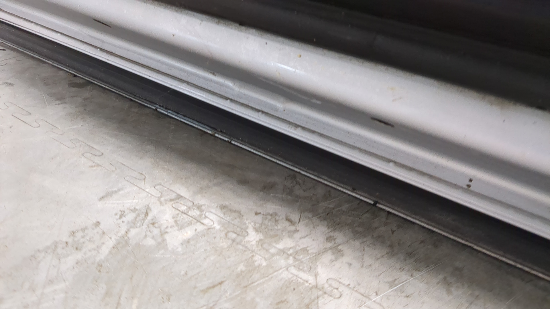 Дверь передняя левая