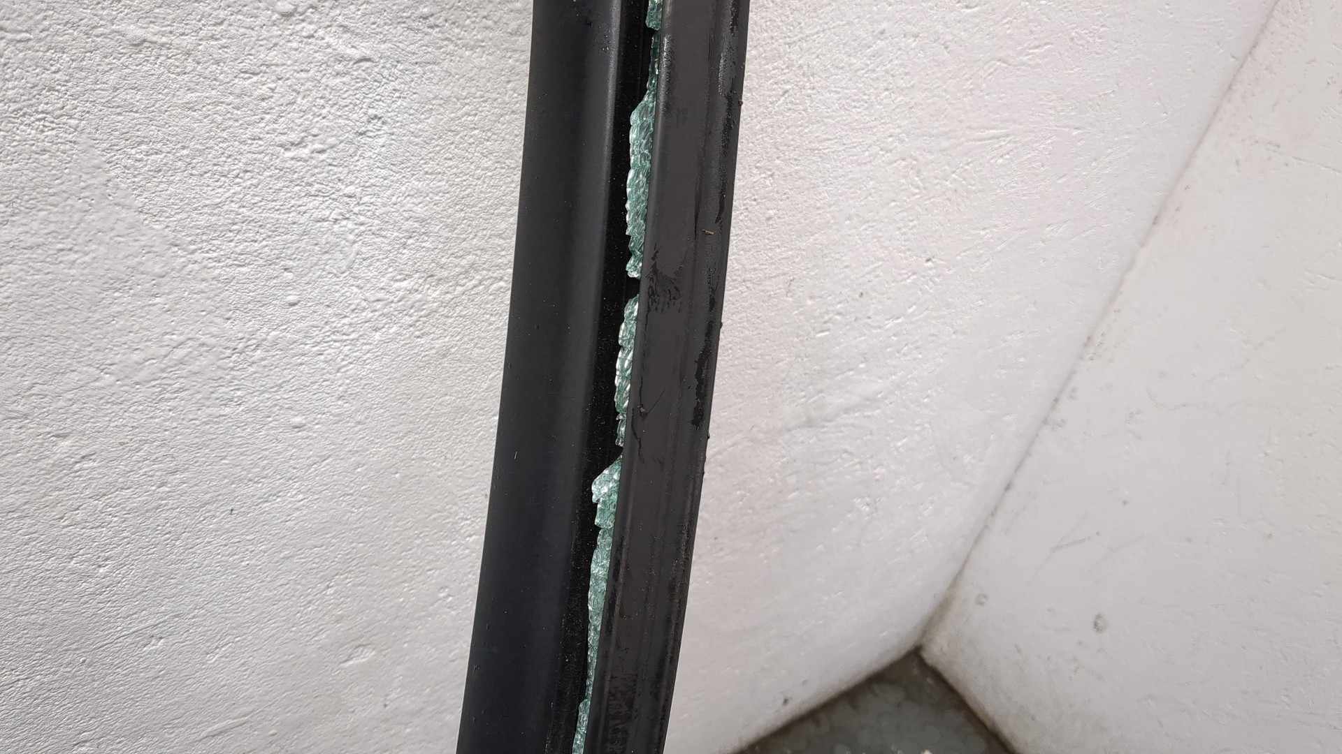 Дверь передняя левая