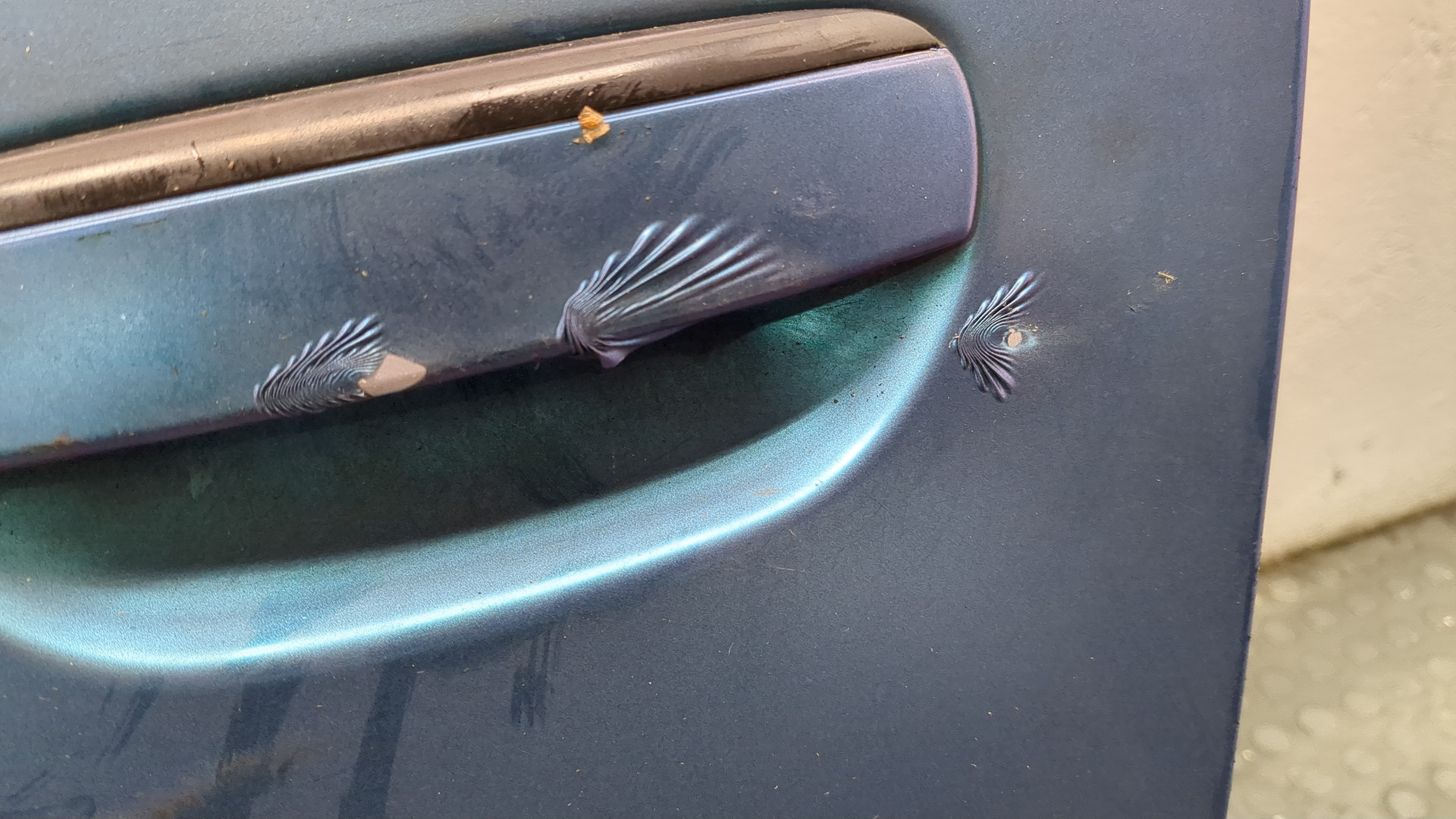 Дверь передняя левая