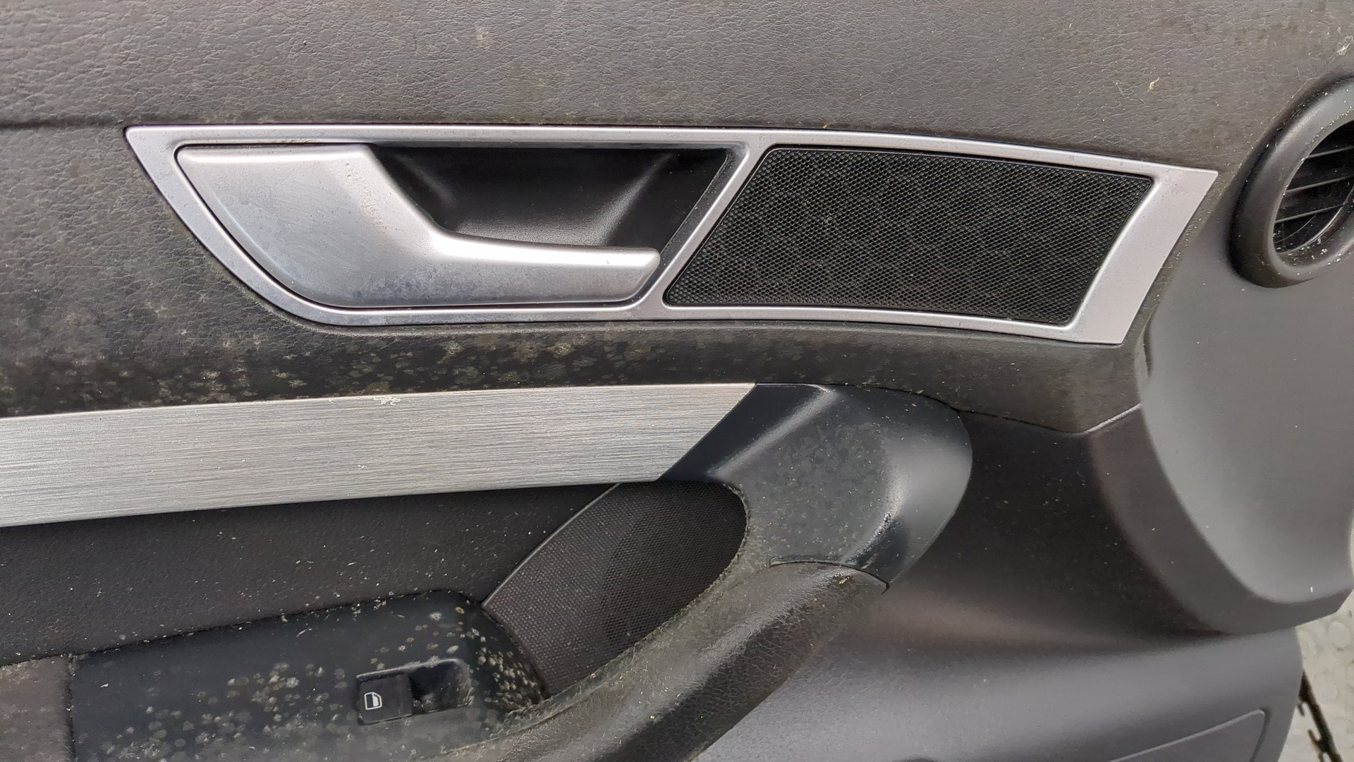 Дверь передняя левая