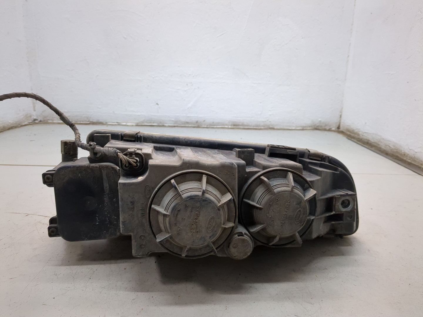 Фара противотуманная левая