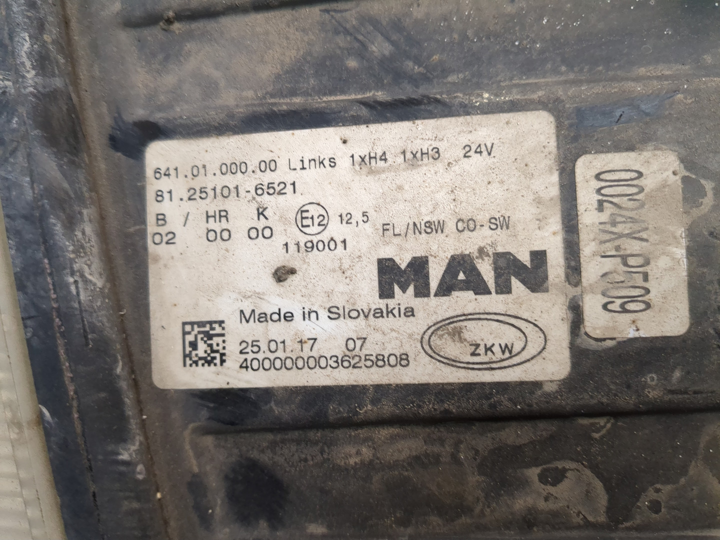 Фара противотуманная левая