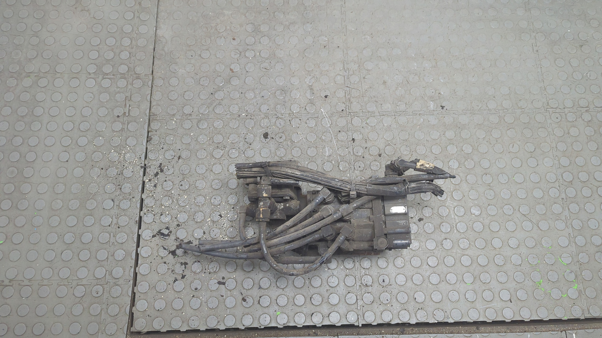 Кран уровня пола