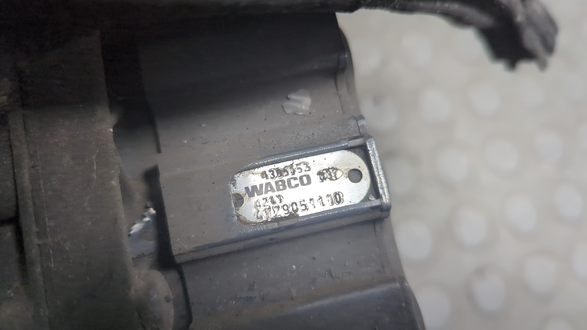 Кран уровня пола