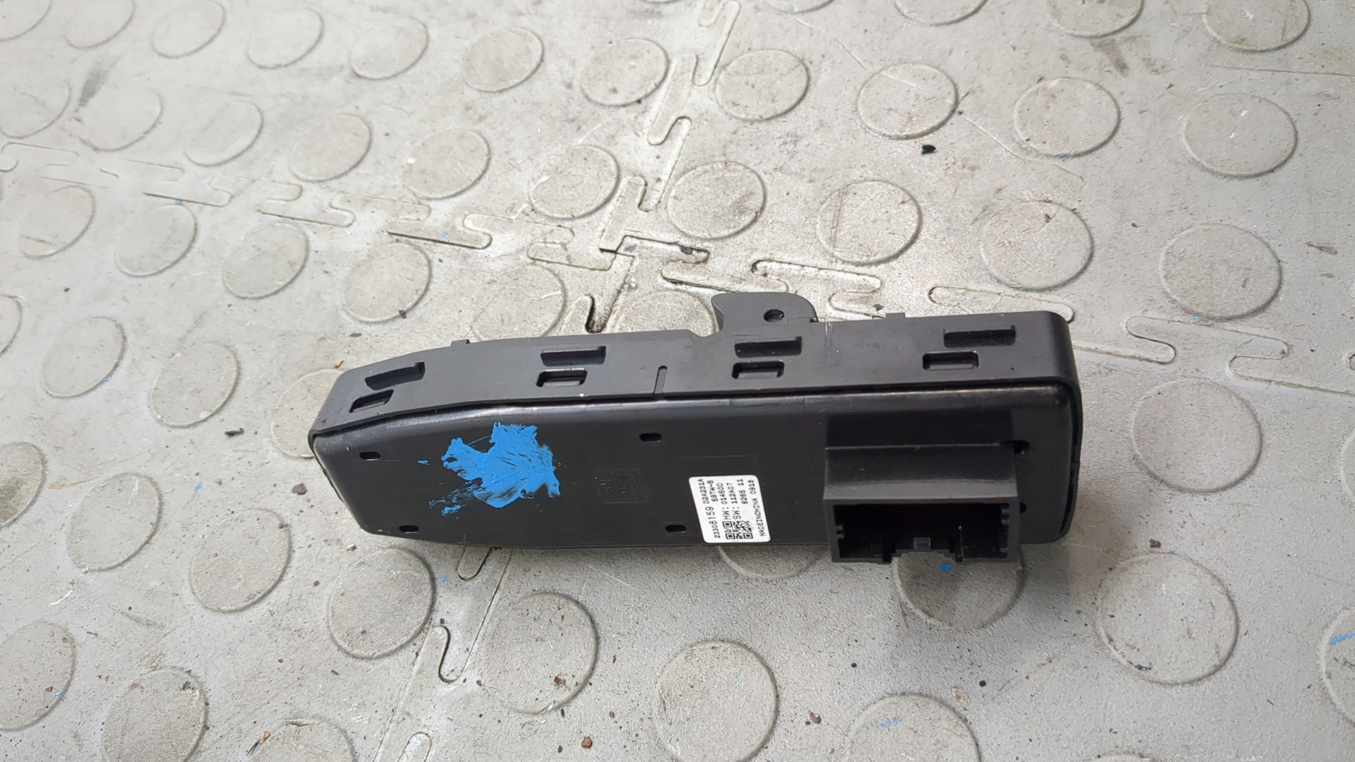 Кнопка стеклоподъемника