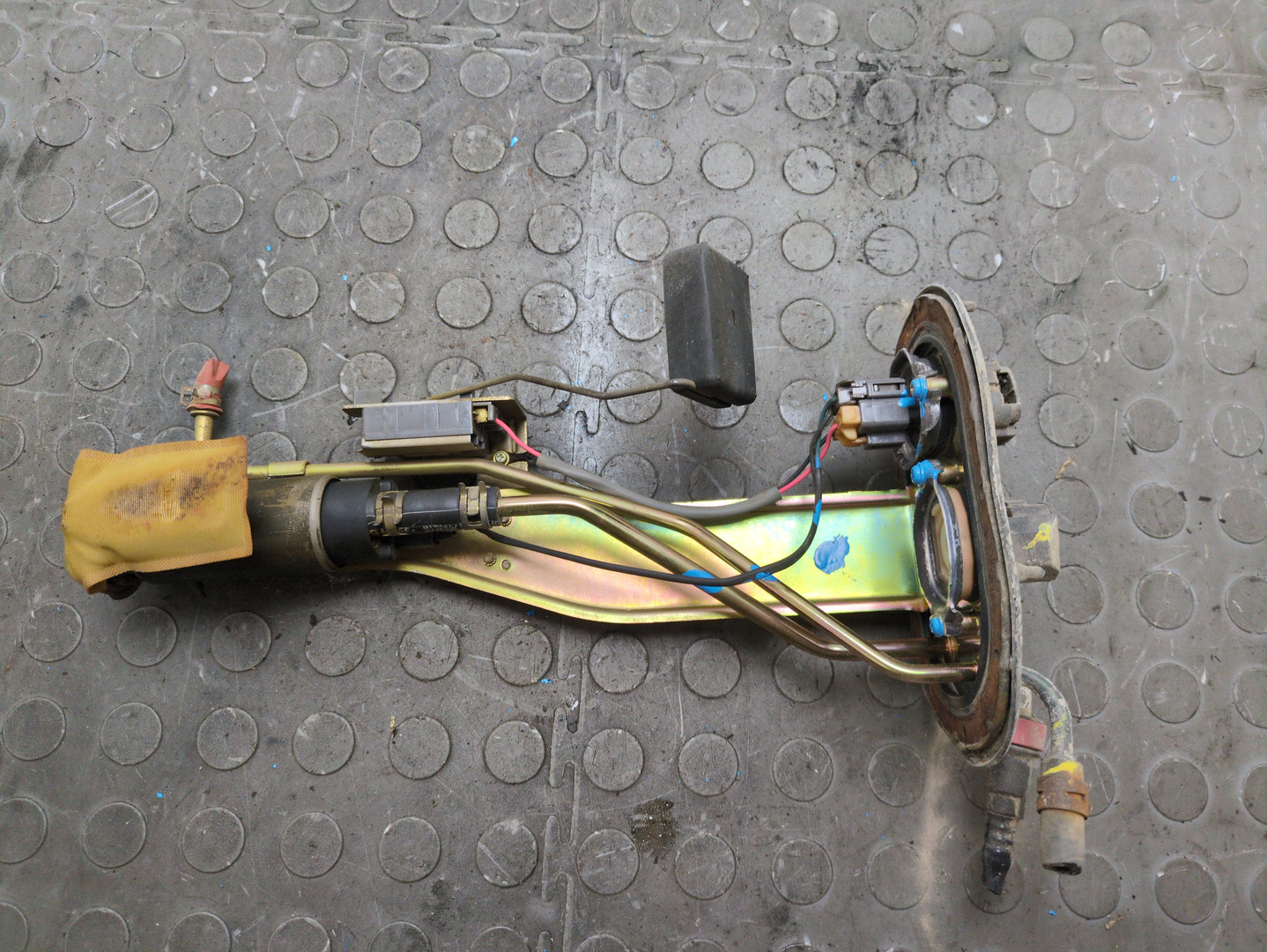 Насос топливный электрический