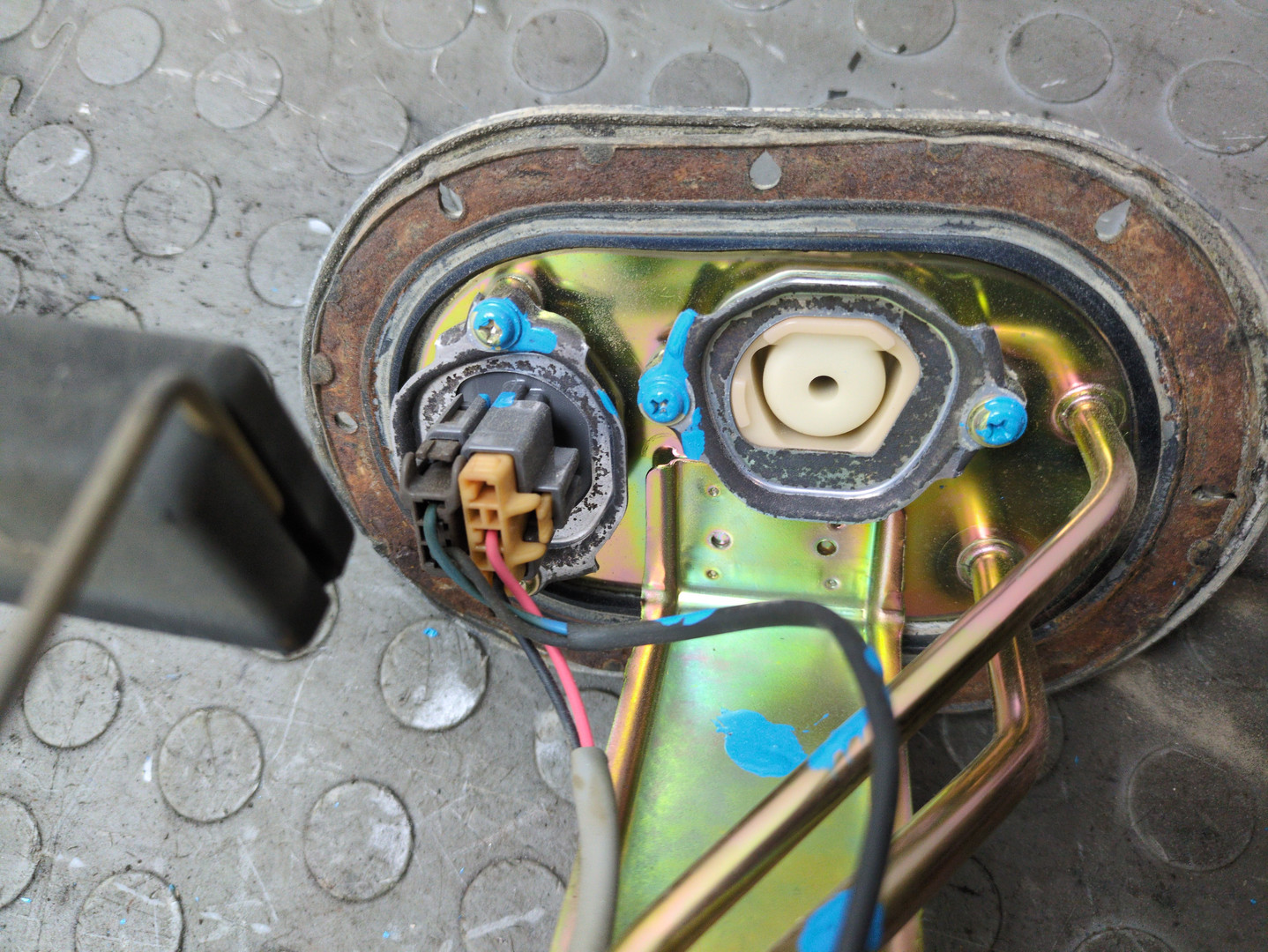 Насос топливный электрический