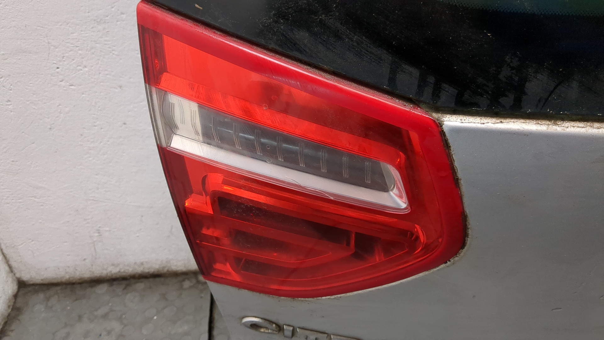 Дверь багажника