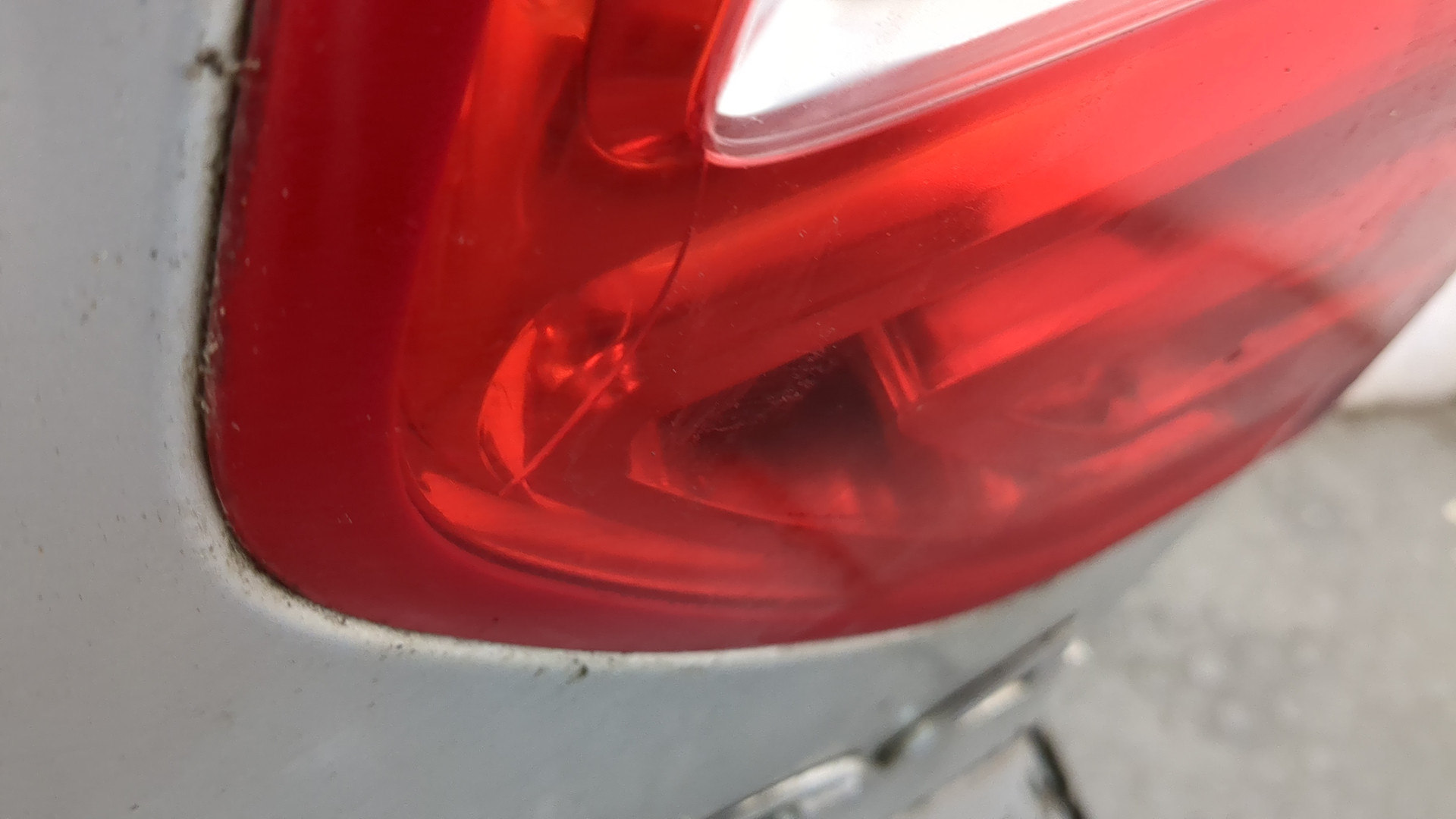 Дверь багажника