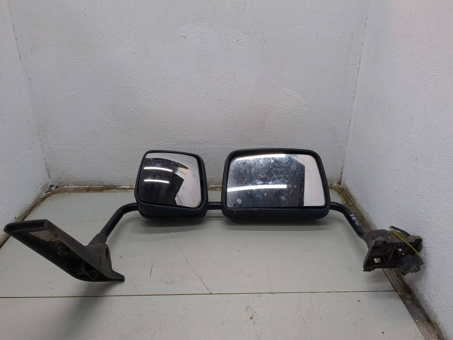 Зеркало правое электрическое