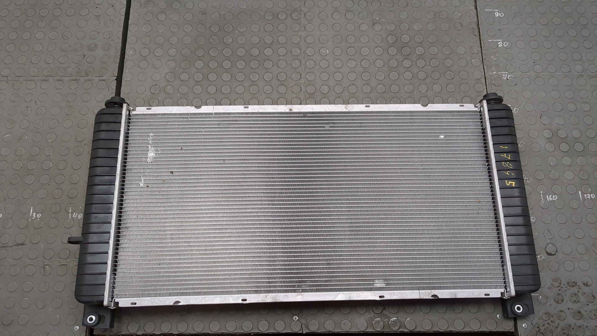 Радиатор охлаждения двигателя основной