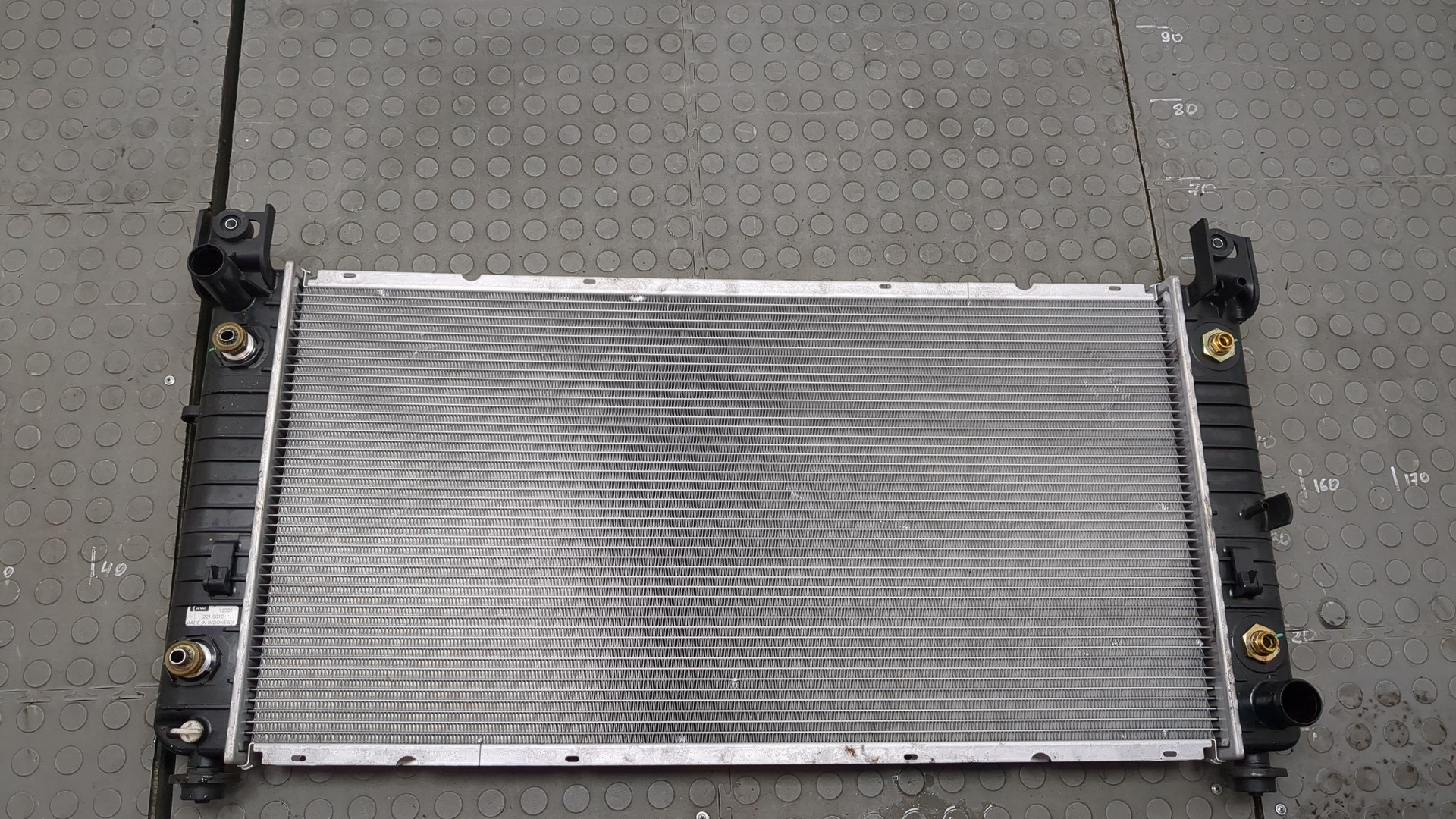 Радиатор охлаждения двигателя основной