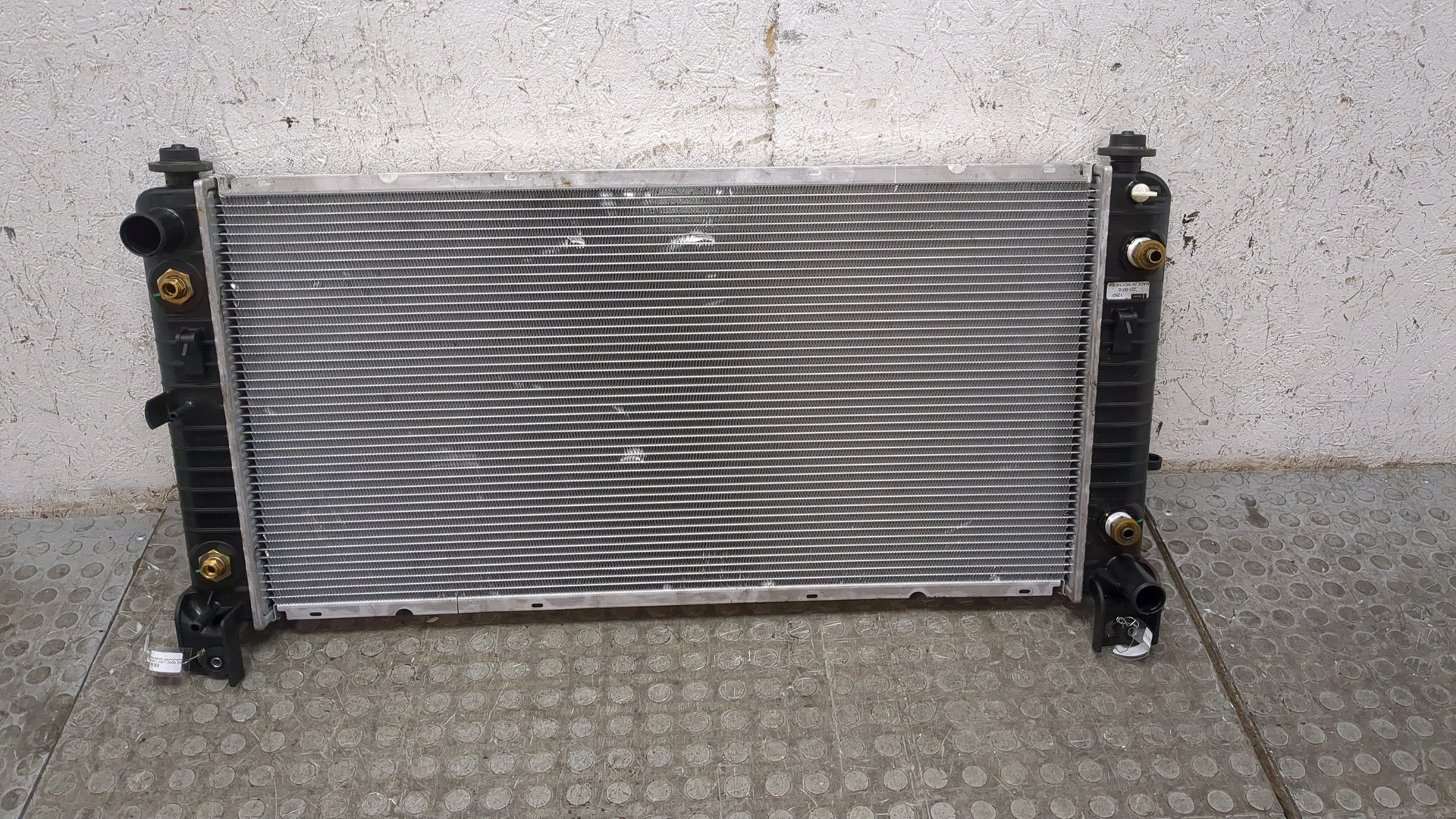 Радиатор охлаждения двигателя основной
