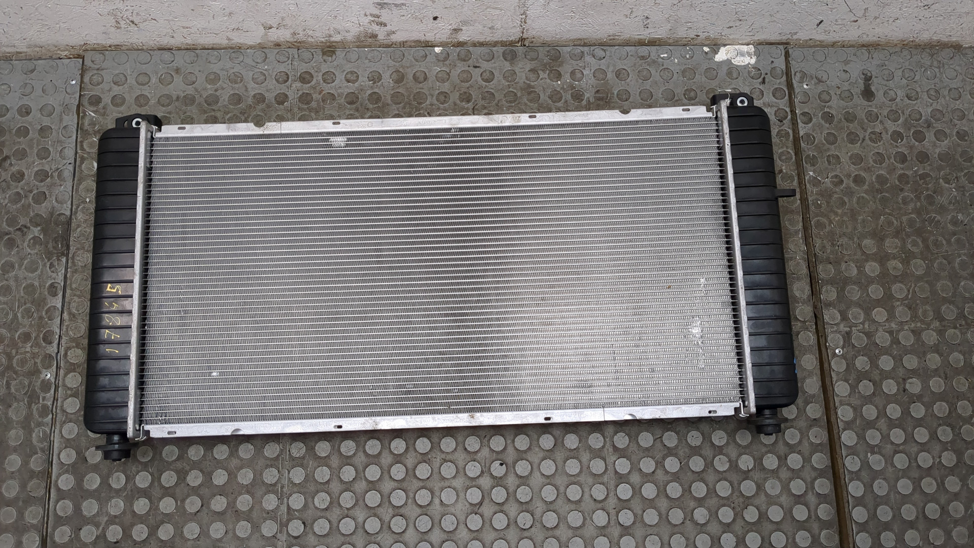 Радиатор охлаждения двигателя основной