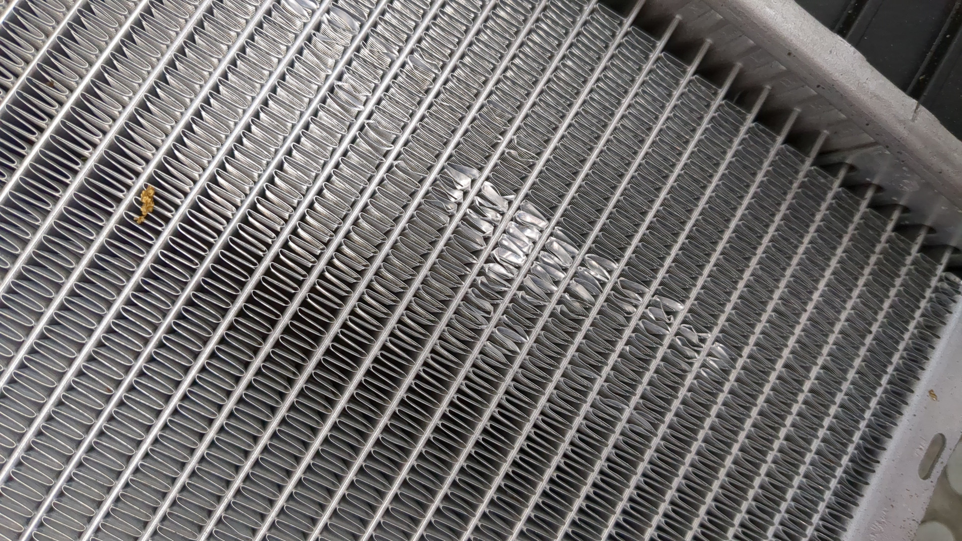 Радиатор охлаждения двигателя основной