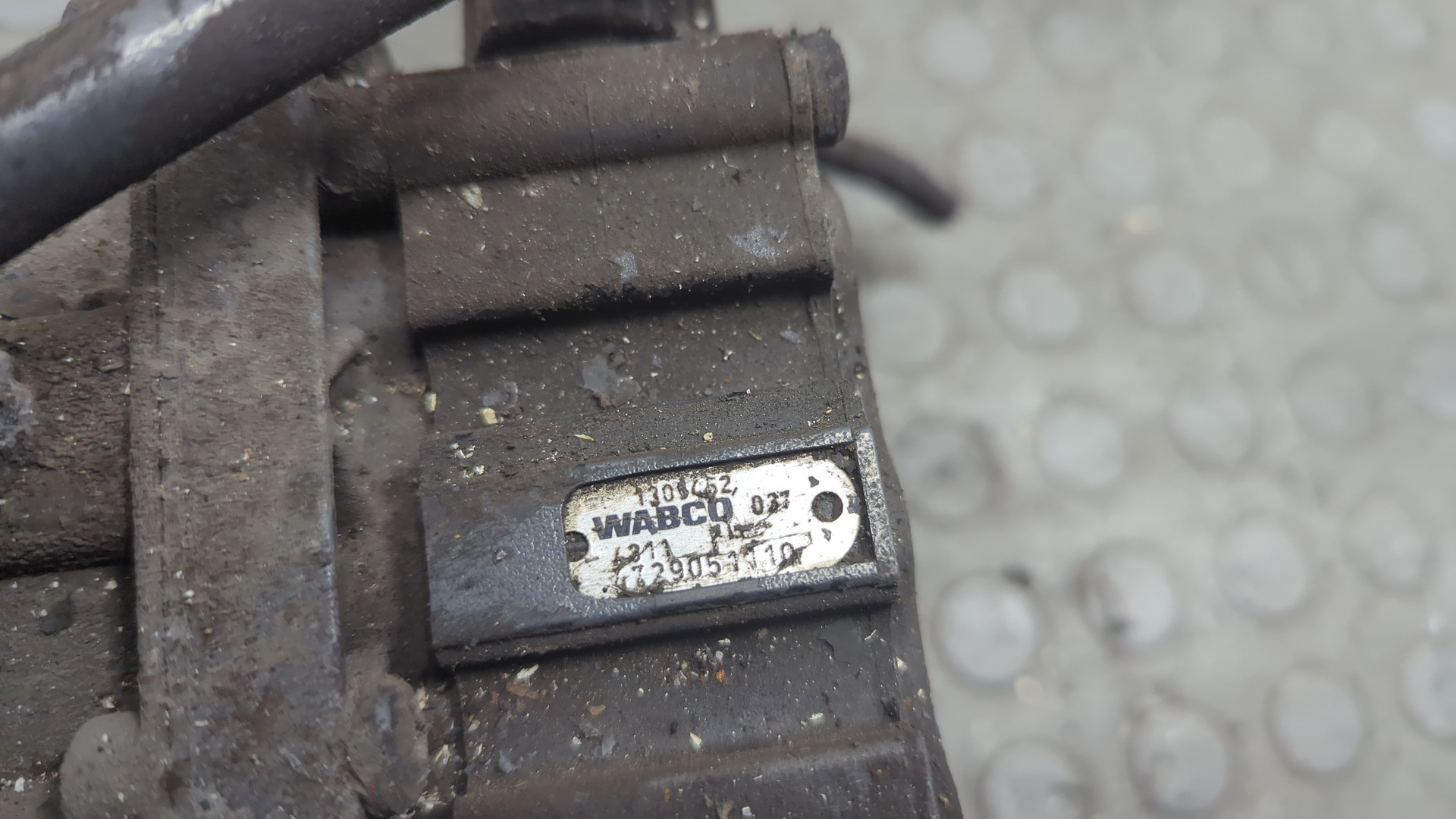 Кран уровня пола