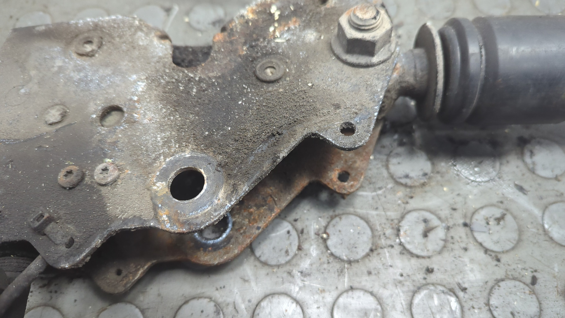 Амортизатор кабины