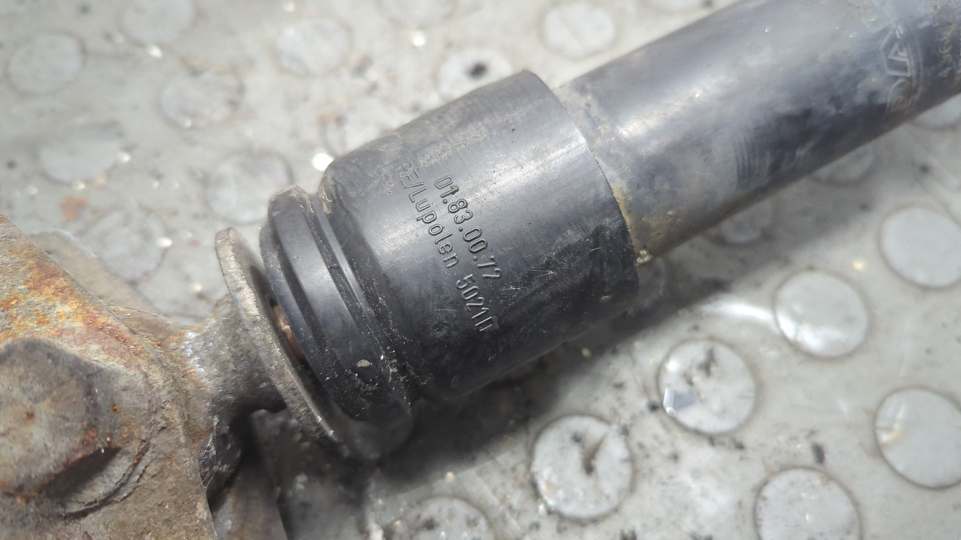 Амортизатор кабины