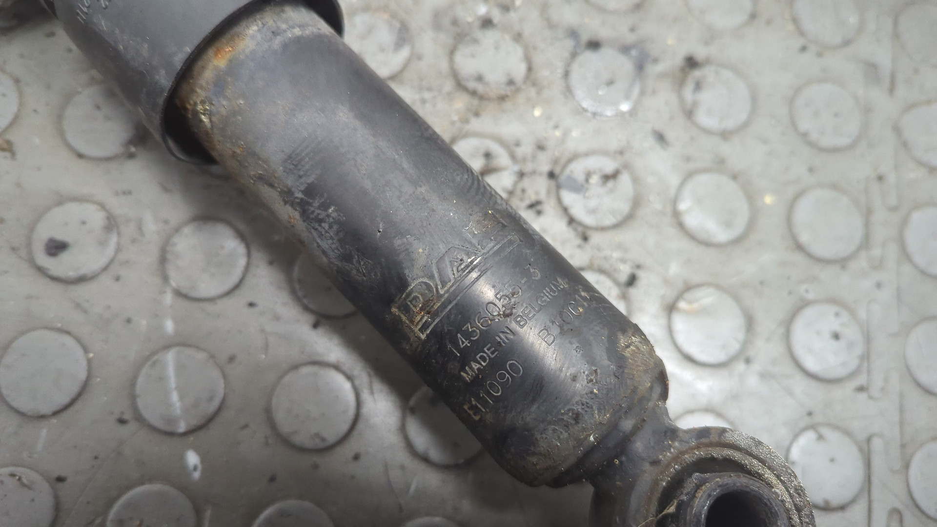 Амортизатор кабины