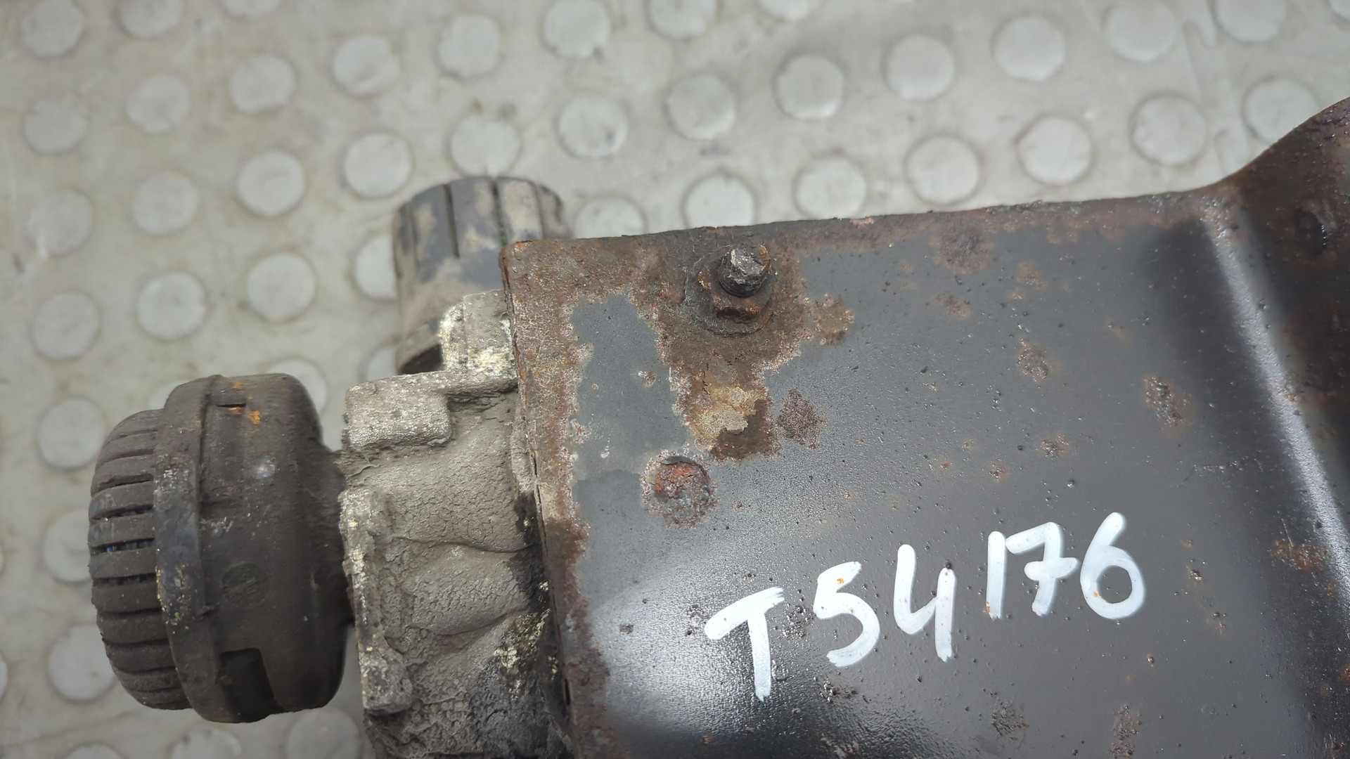 Кран уровня пола