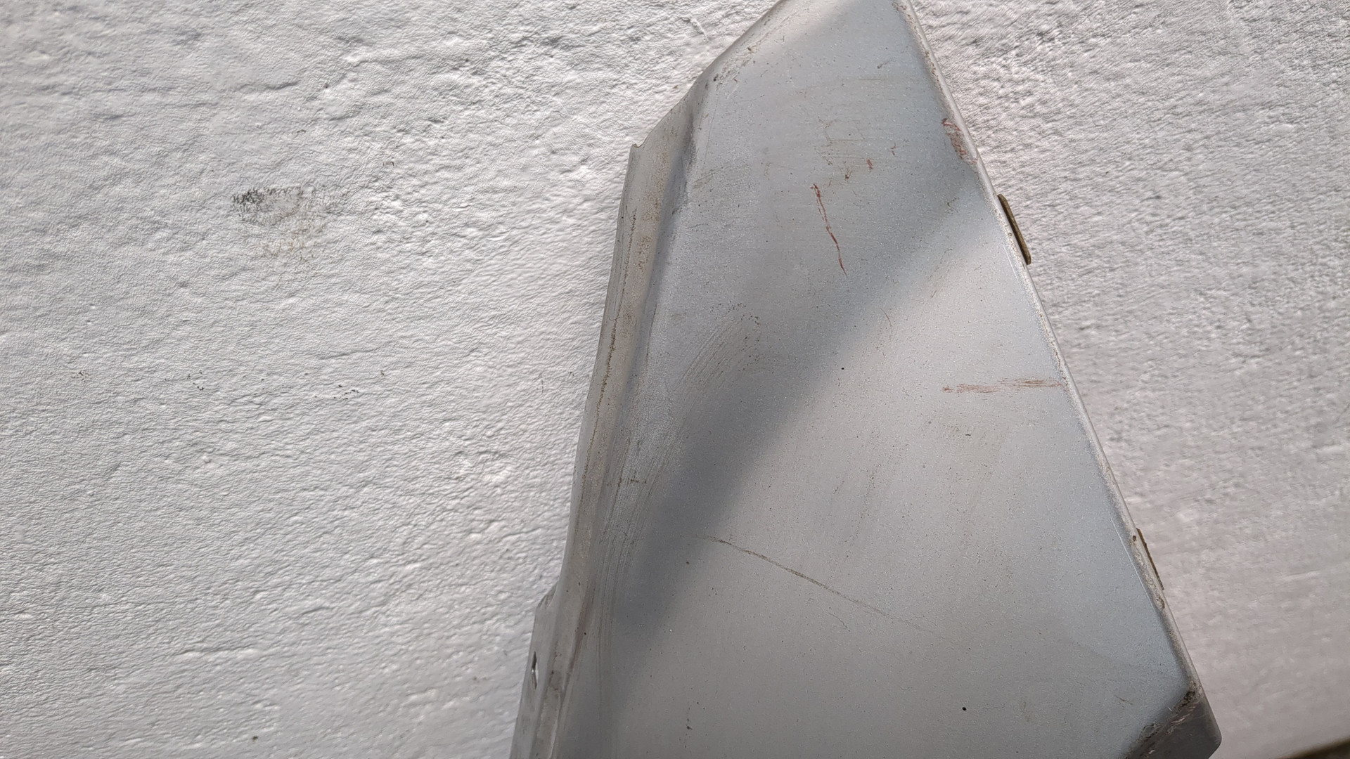 Крыло переднее правое