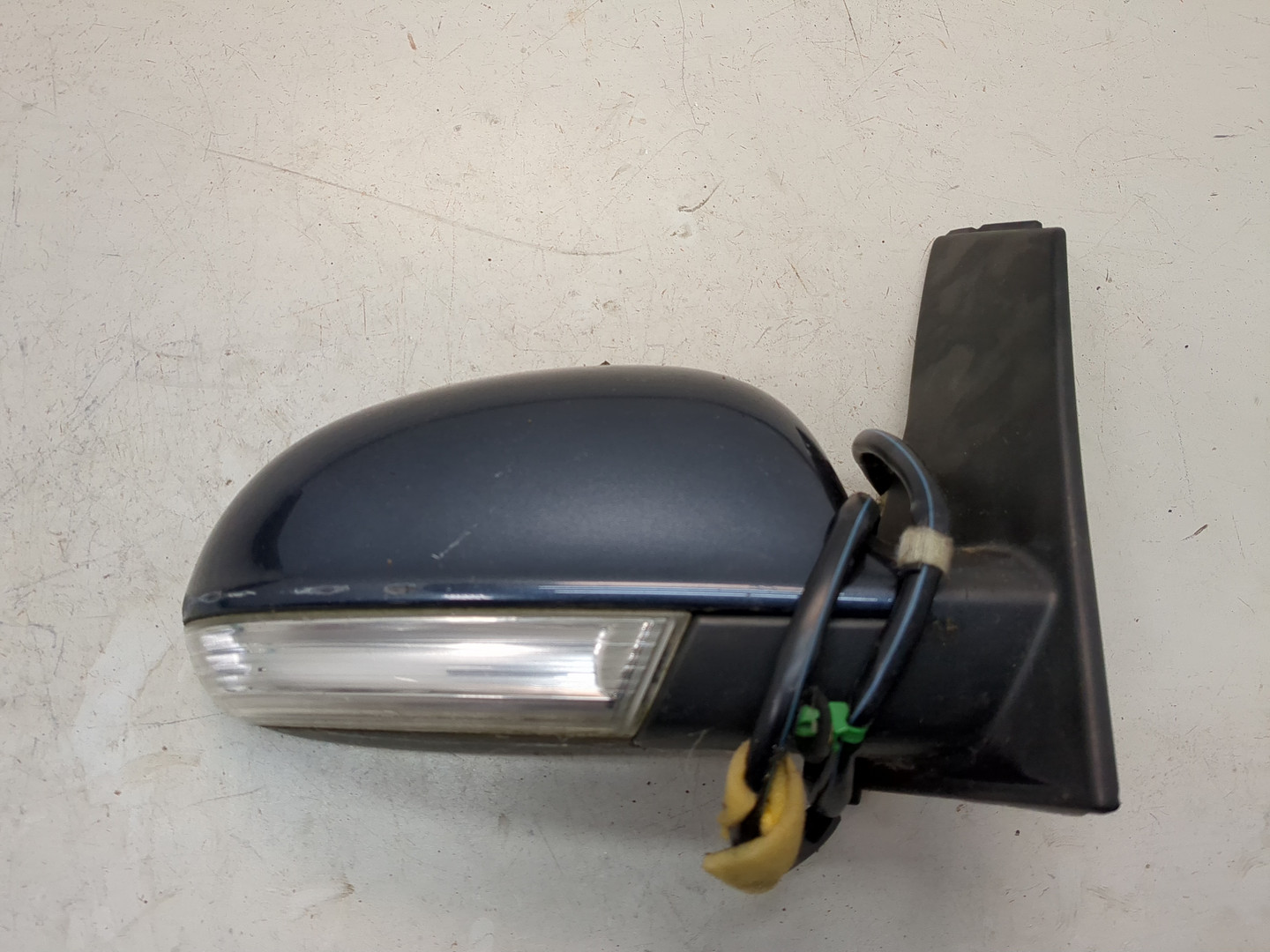 Зеркало правое электрическое