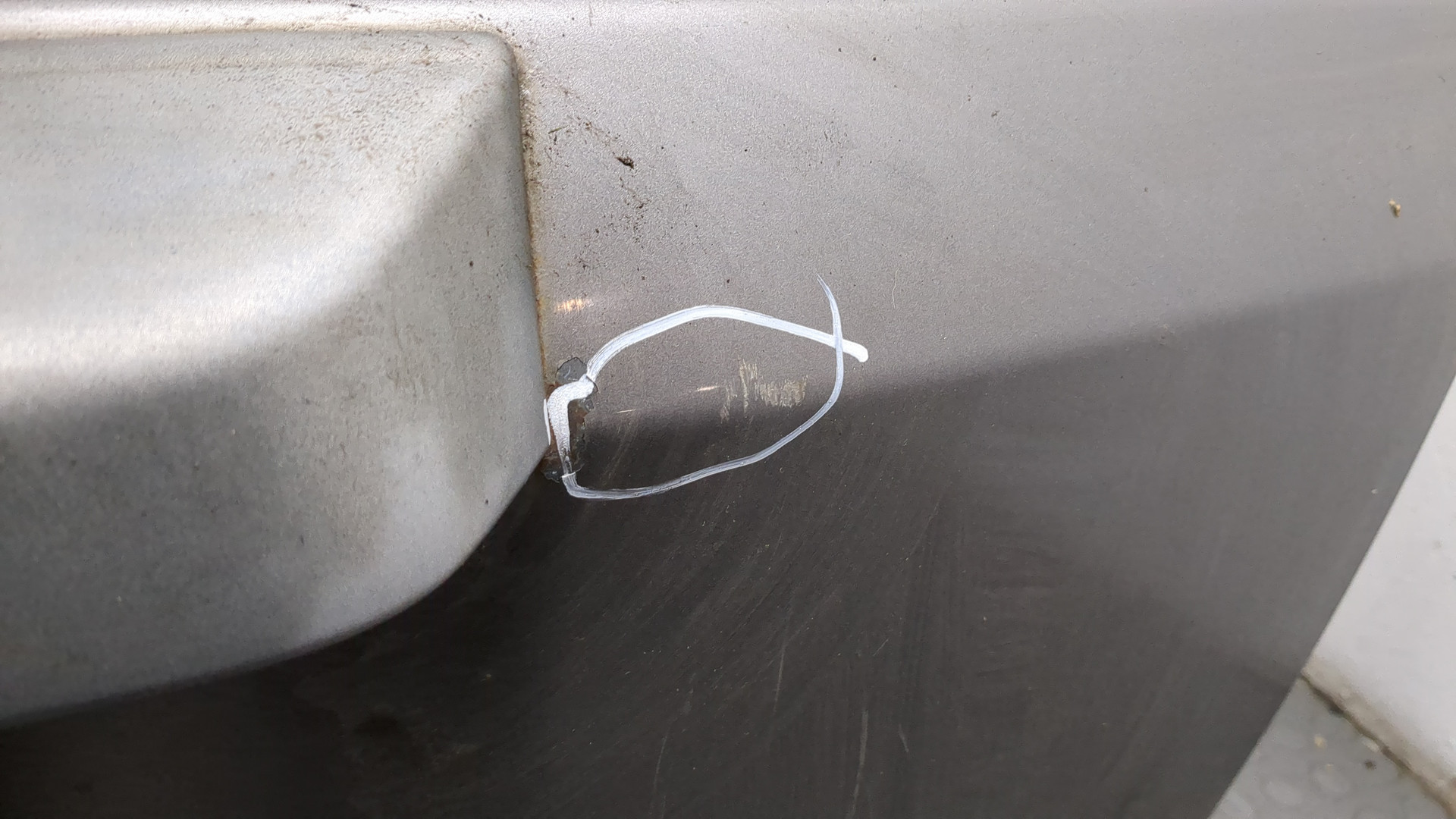 Дверь багажника