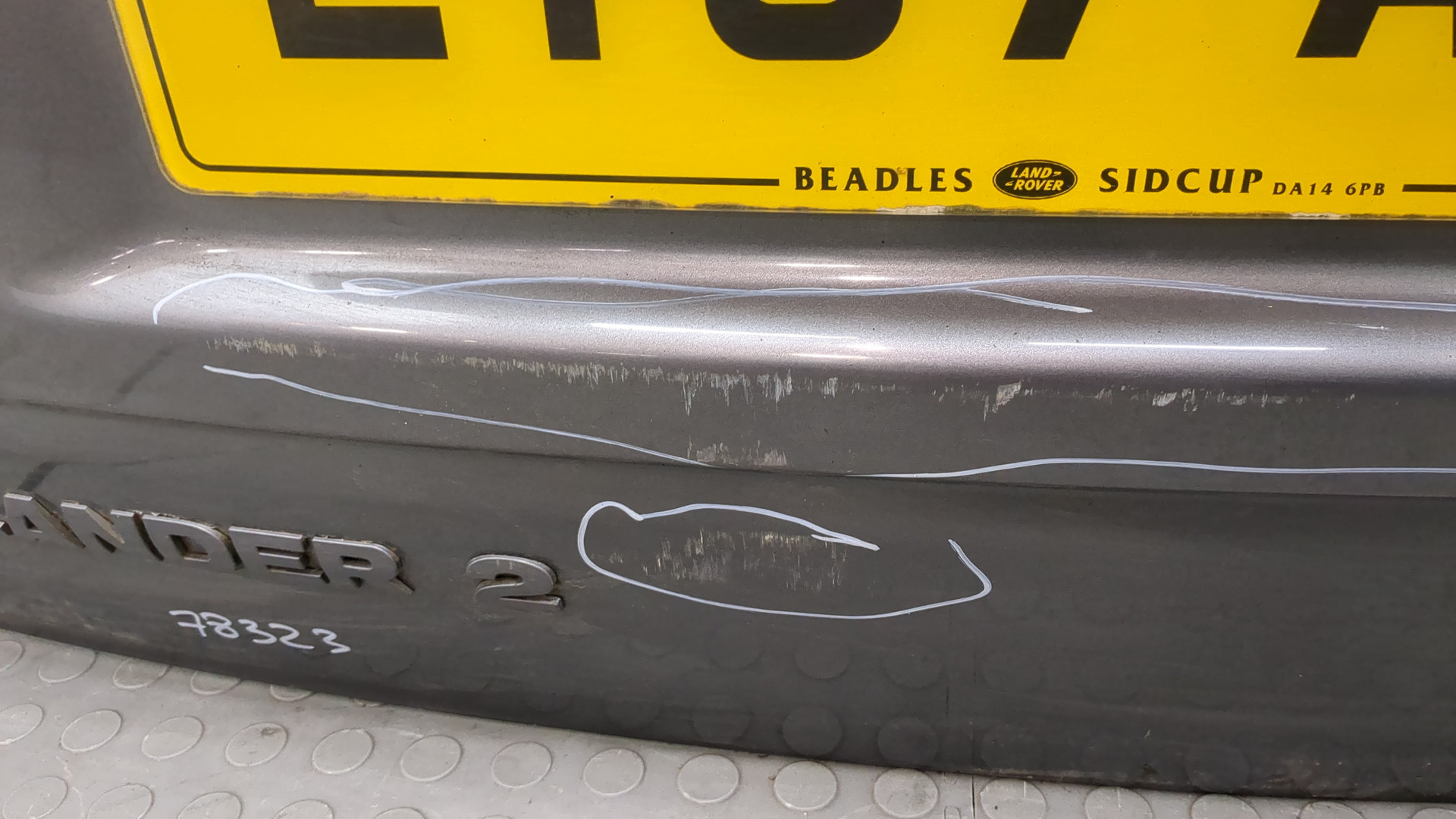 Дверь багажника