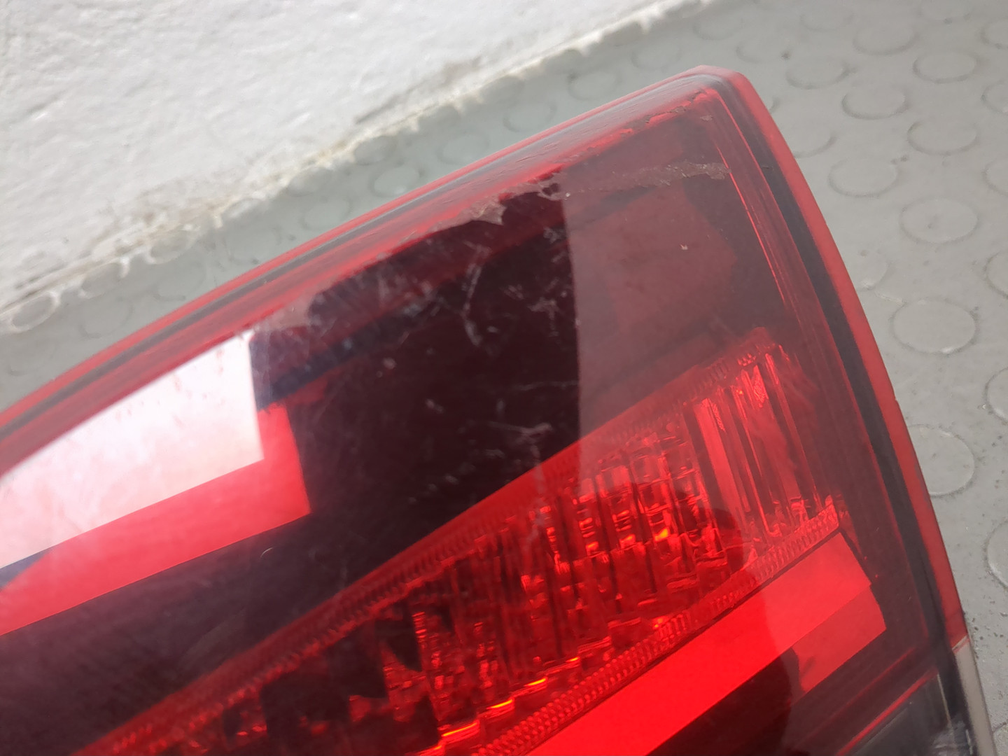 Фонарь задний внутренний правый