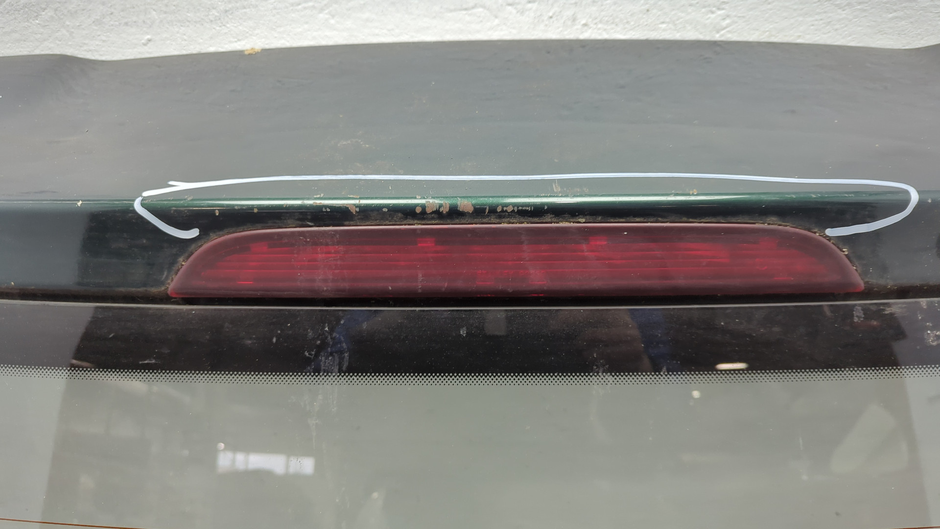 Дверь багажника