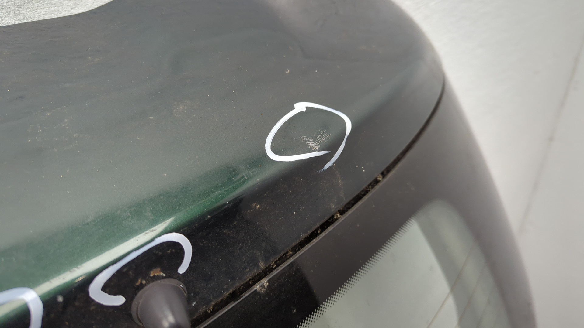 Дверь багажника