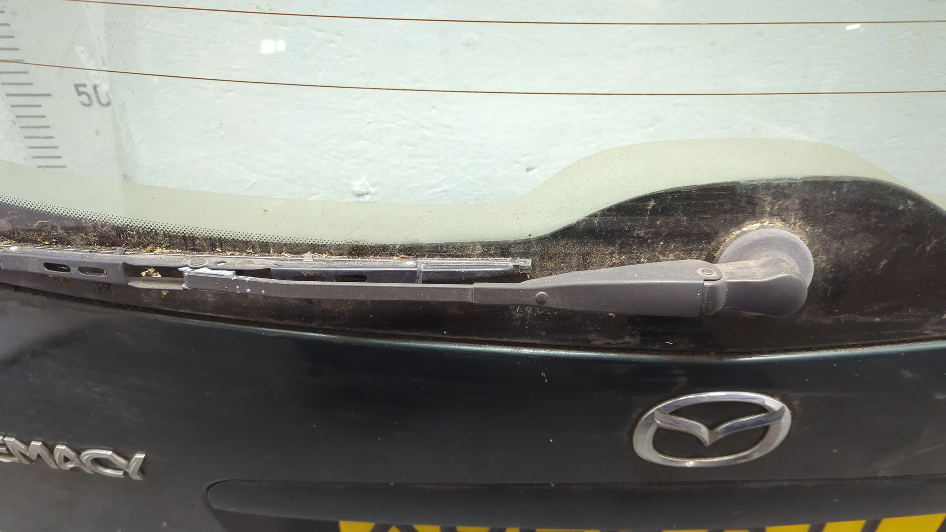 Дверь багажника