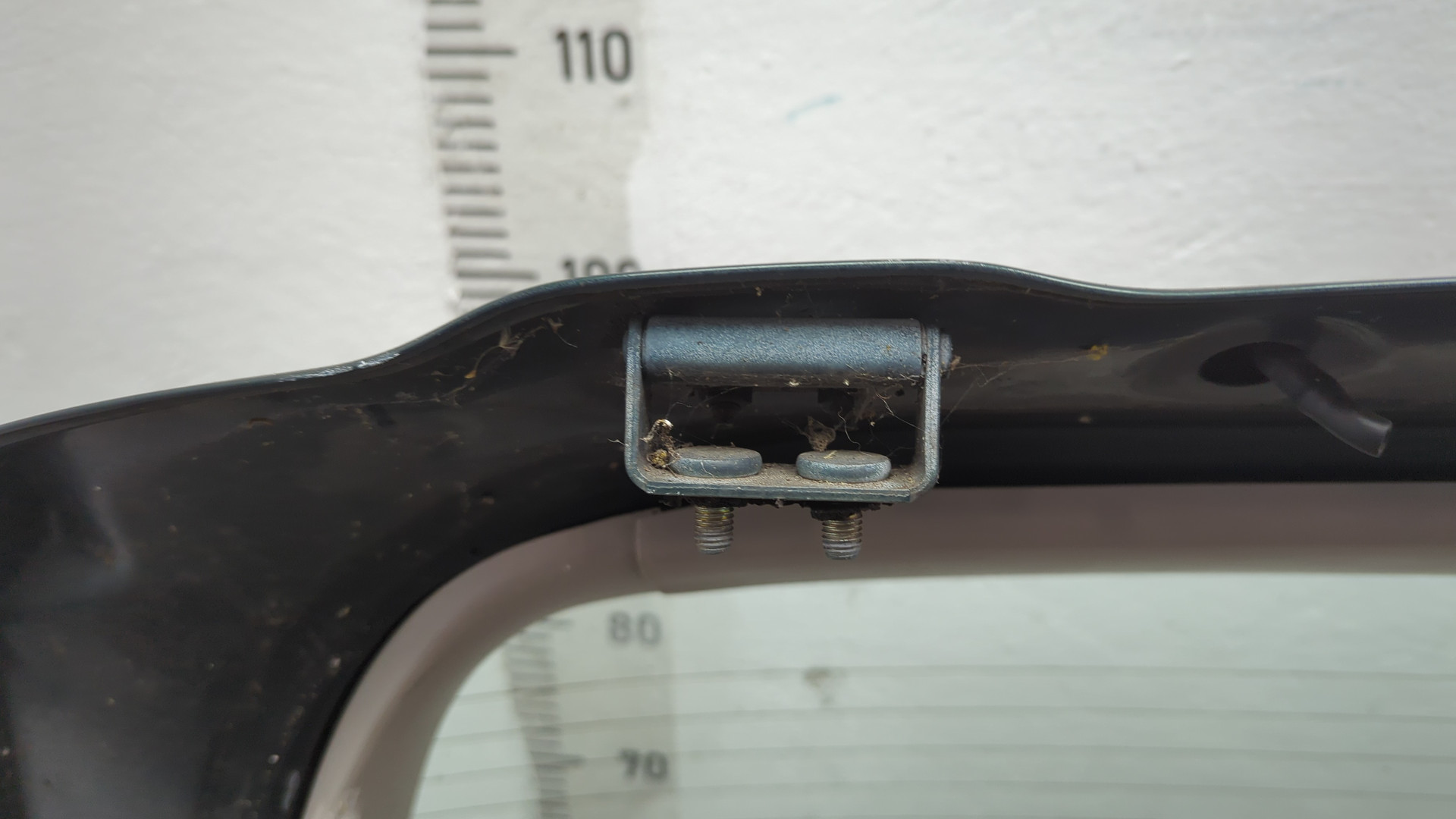 Дверь багажника