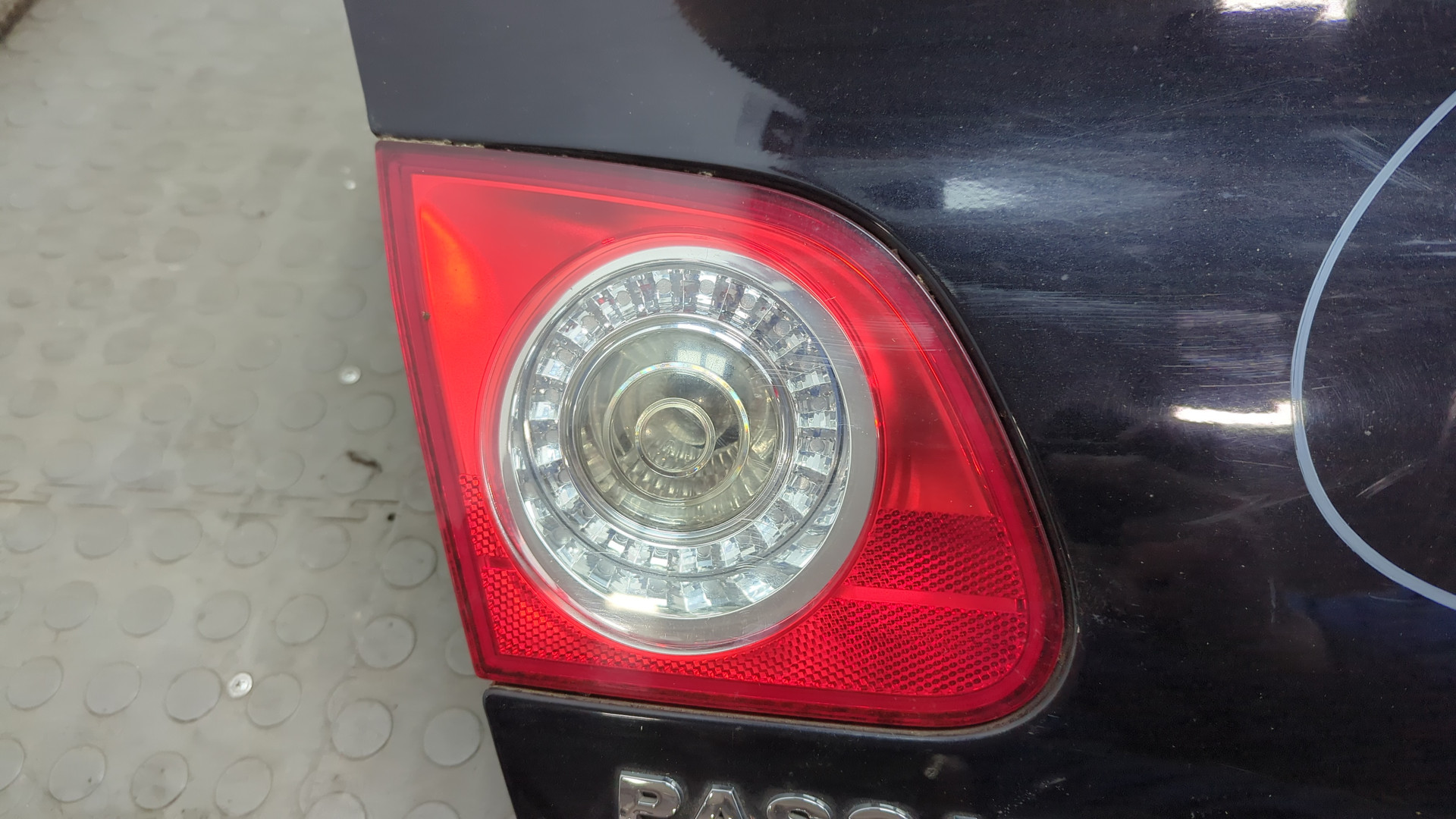 Дверь багажника