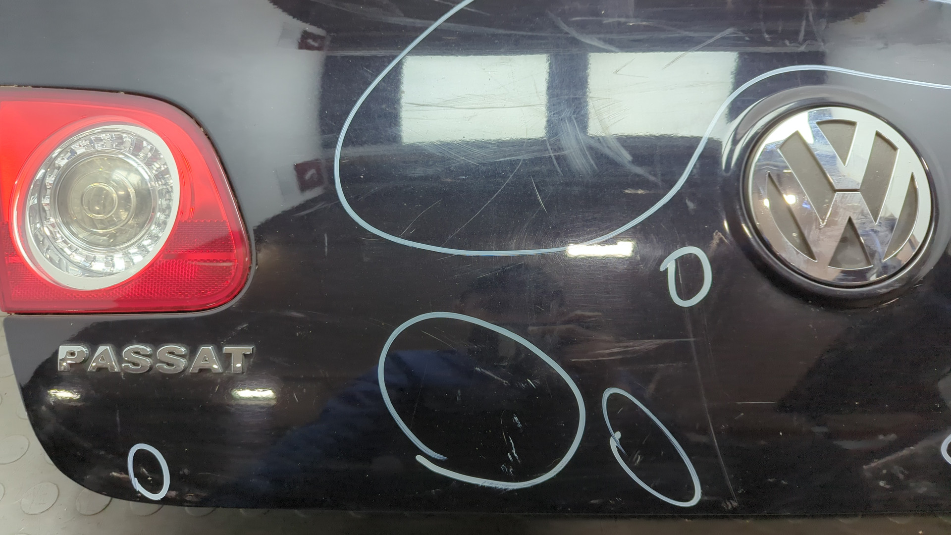 Дверь багажника