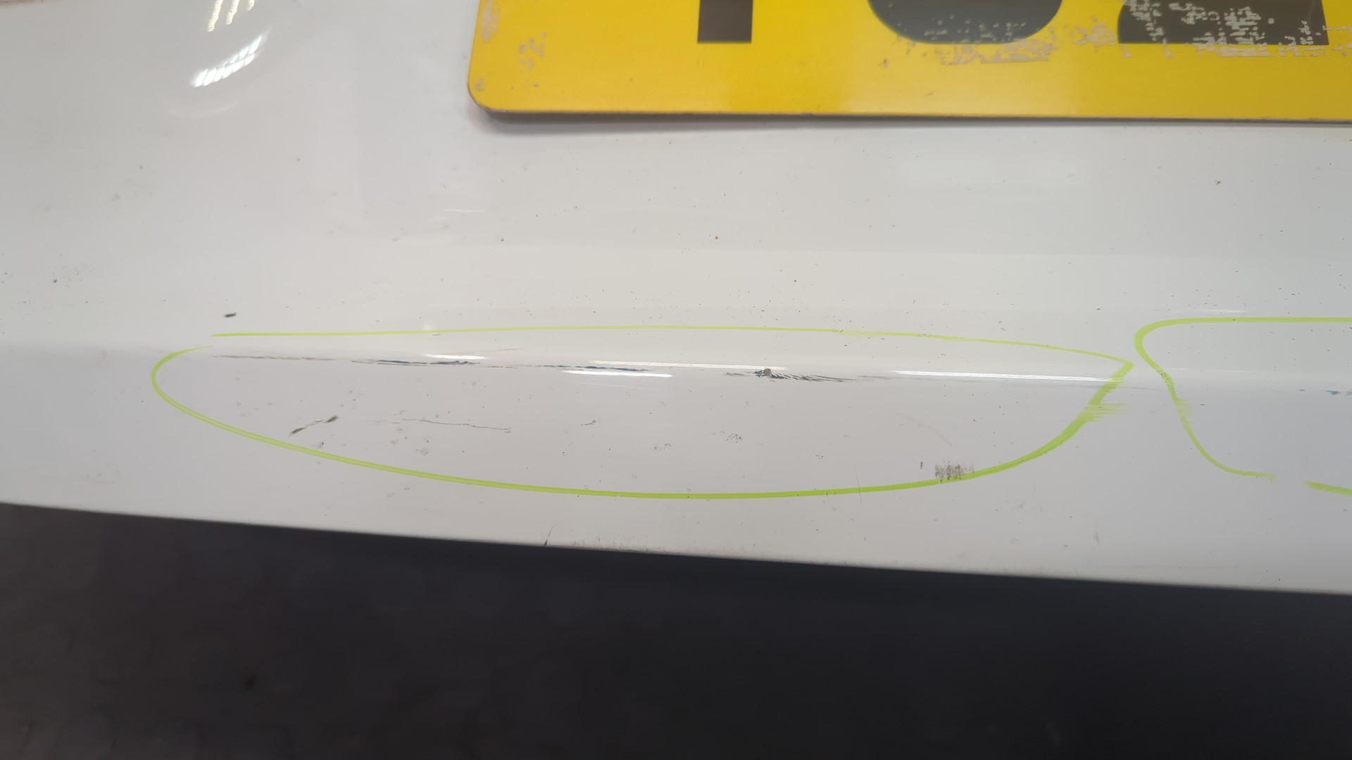 Дверь багажника