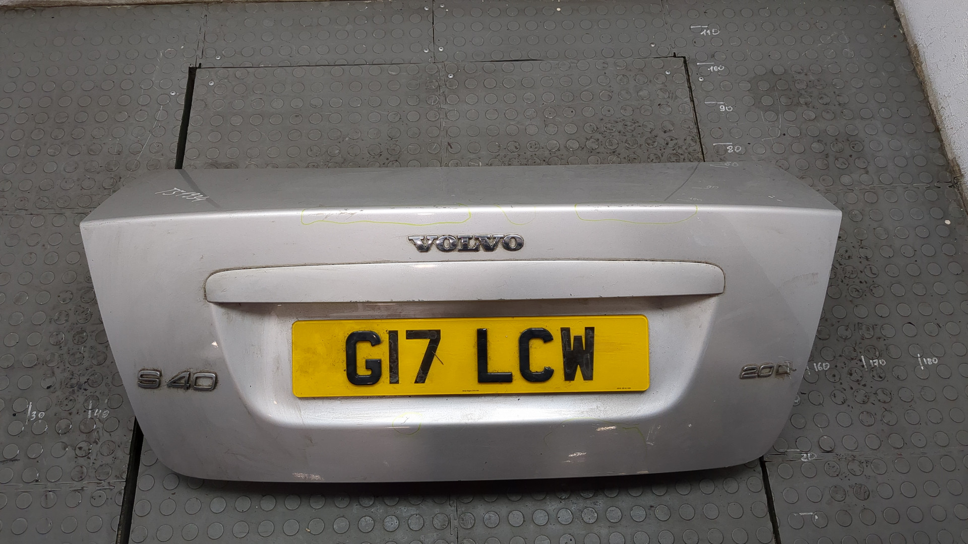 Дверь багажника