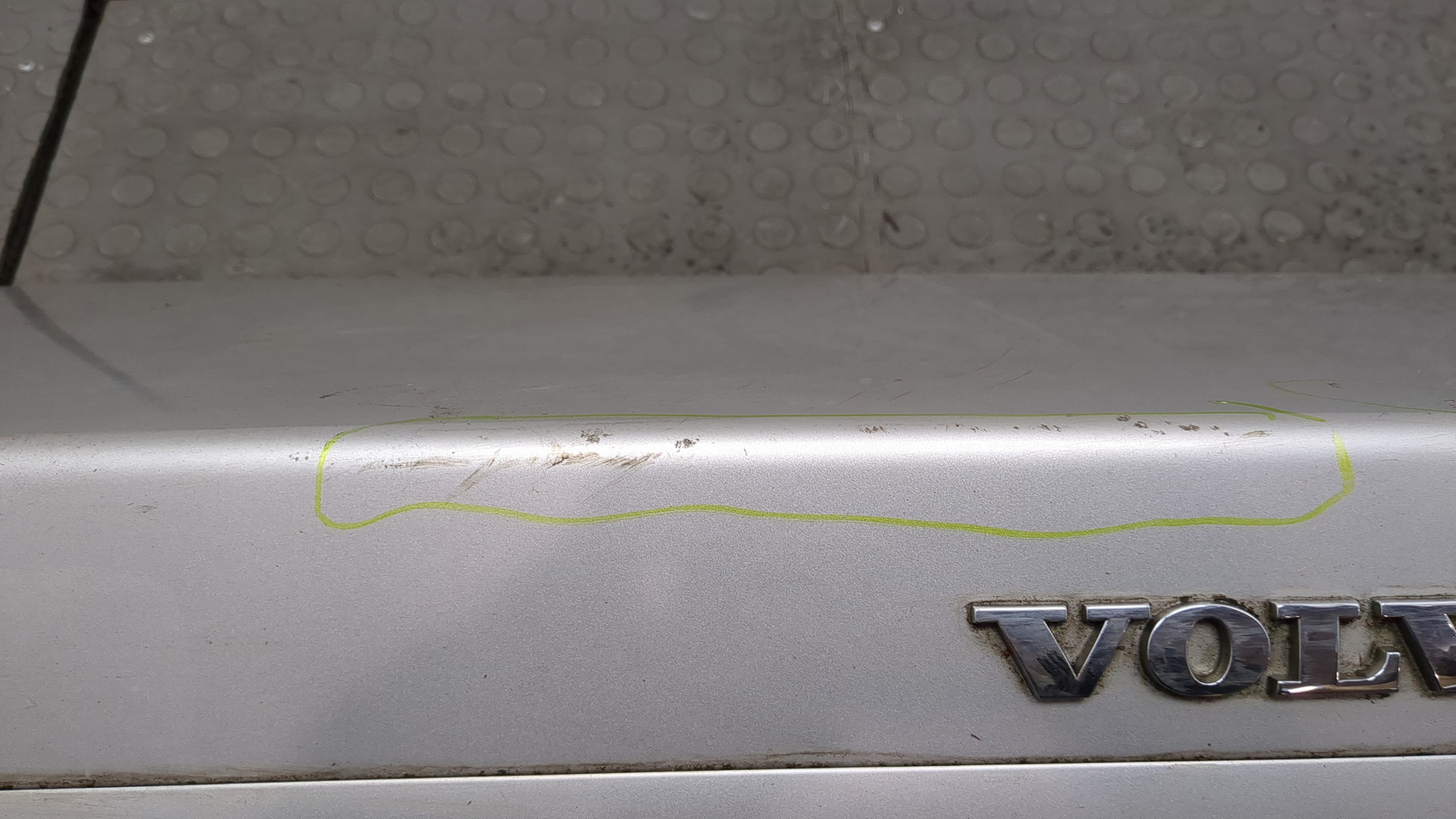 Дверь багажника