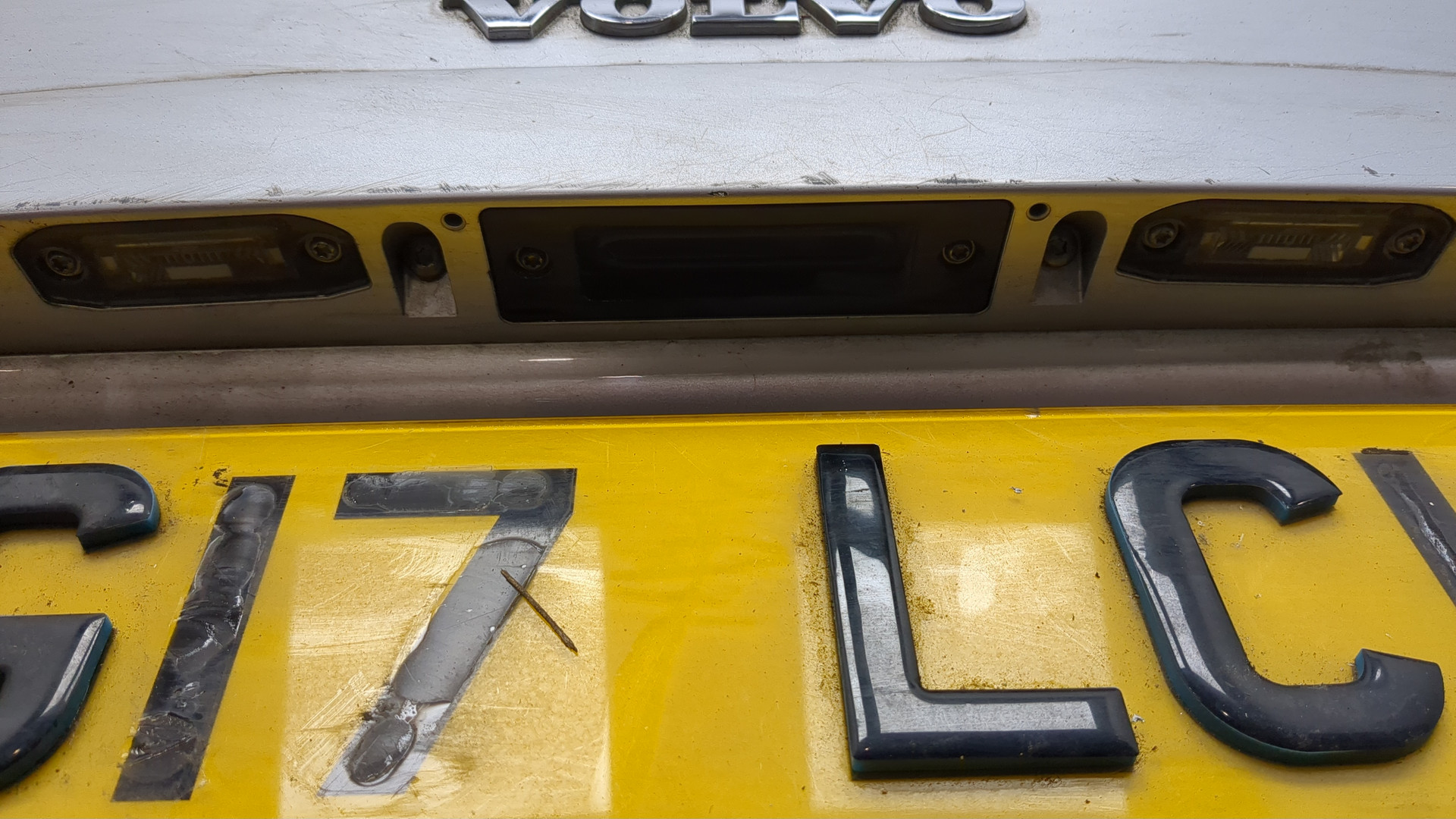 Дверь багажника