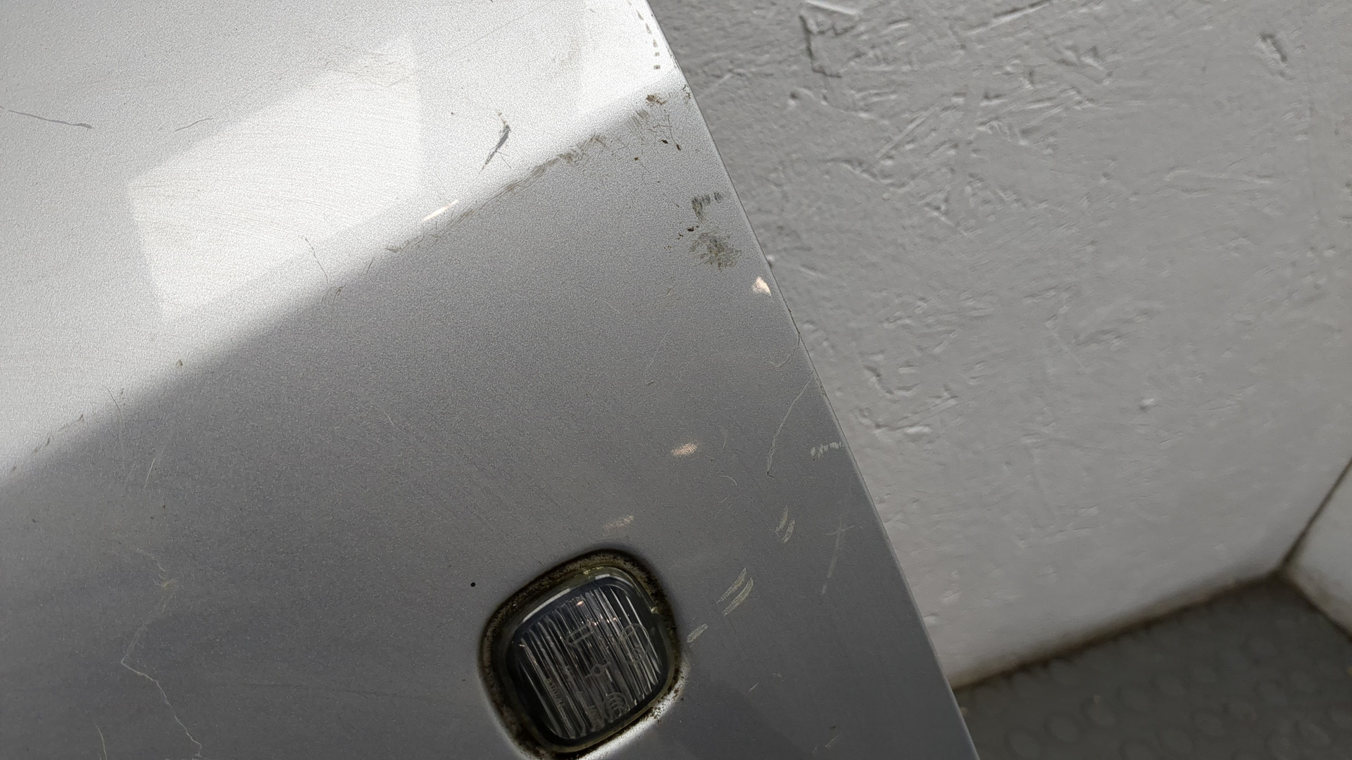 Крыло переднее левое