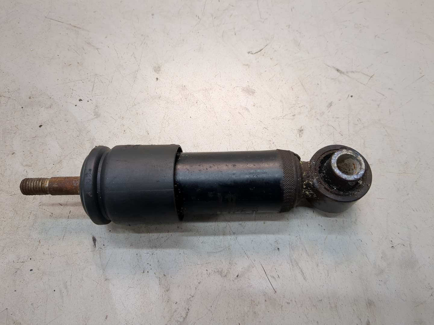 Амортизатор кабины