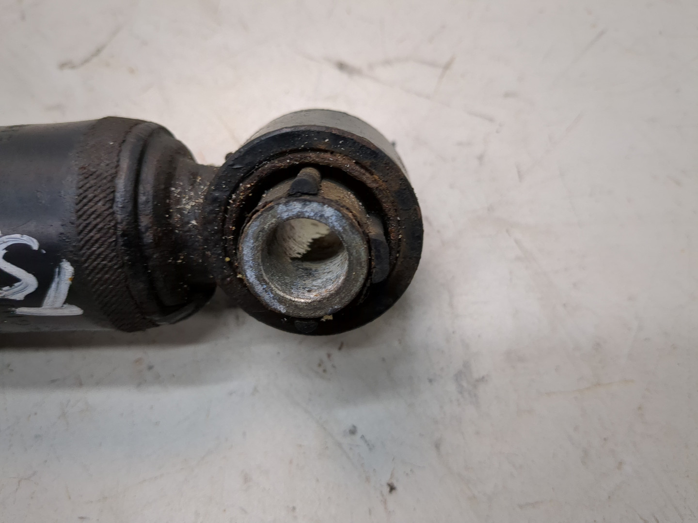 Амортизатор кабины