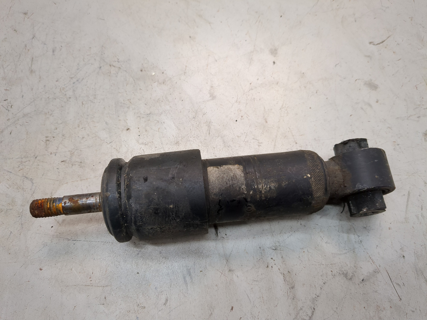 Амортизатор кабины