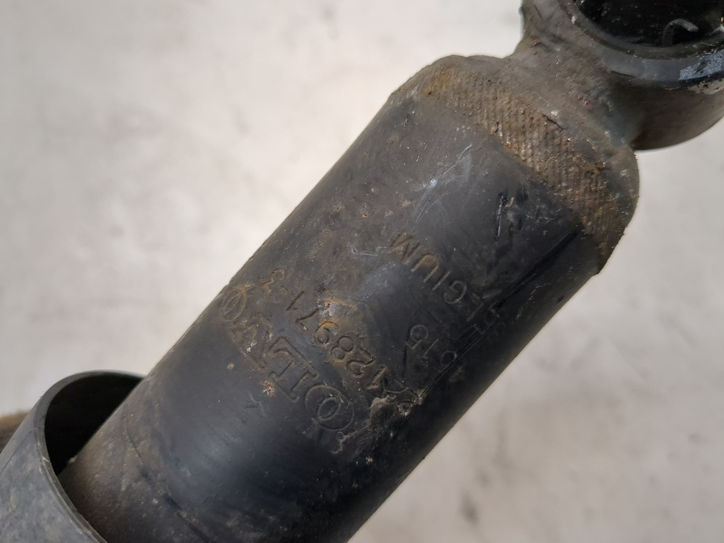 Амортизатор кабины