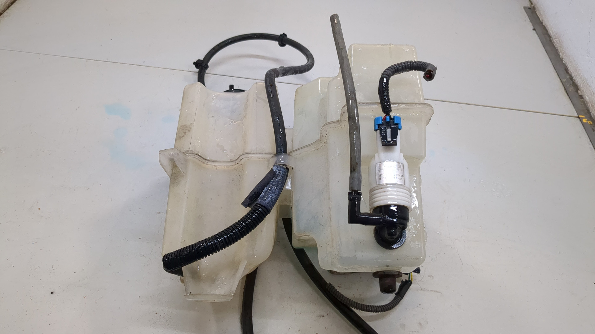 Бачок омывателя лобового стекла