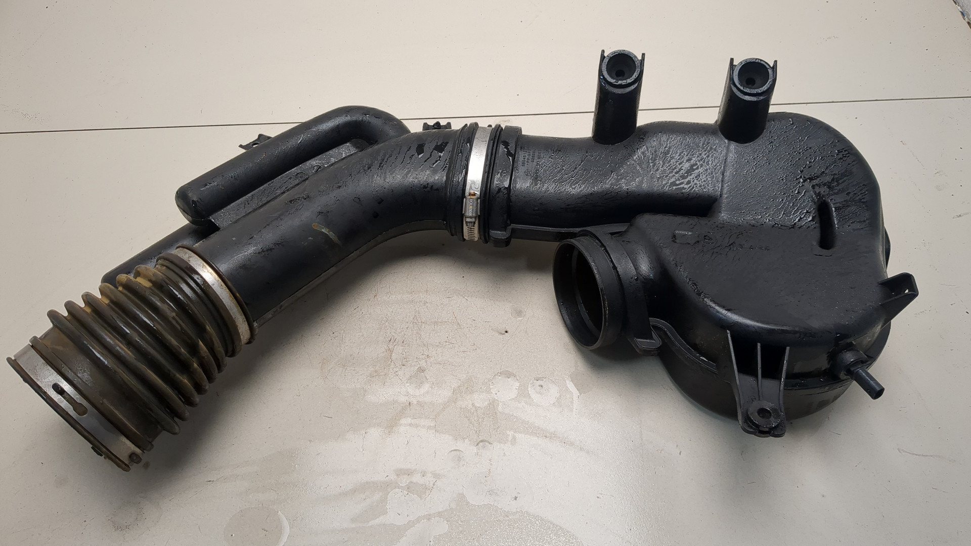 Резонатор воздушного фильтра