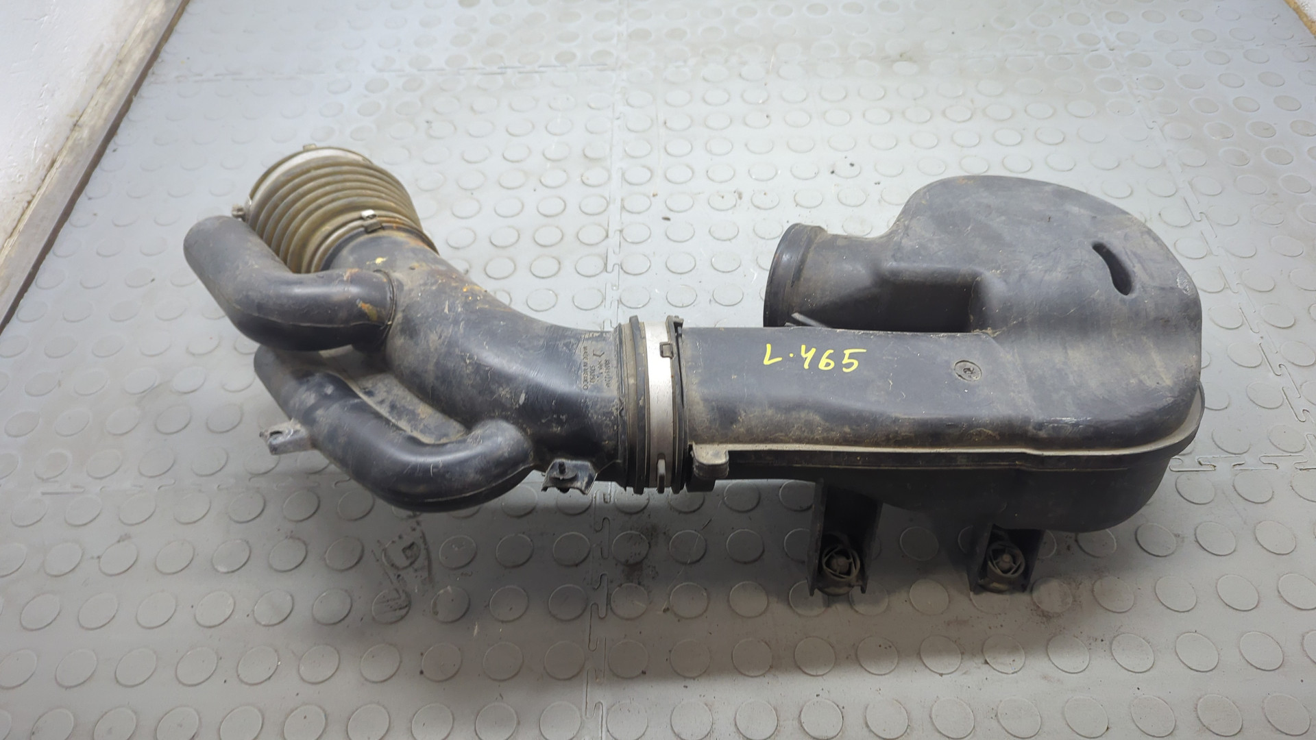 Резонатор воздушного фильтра